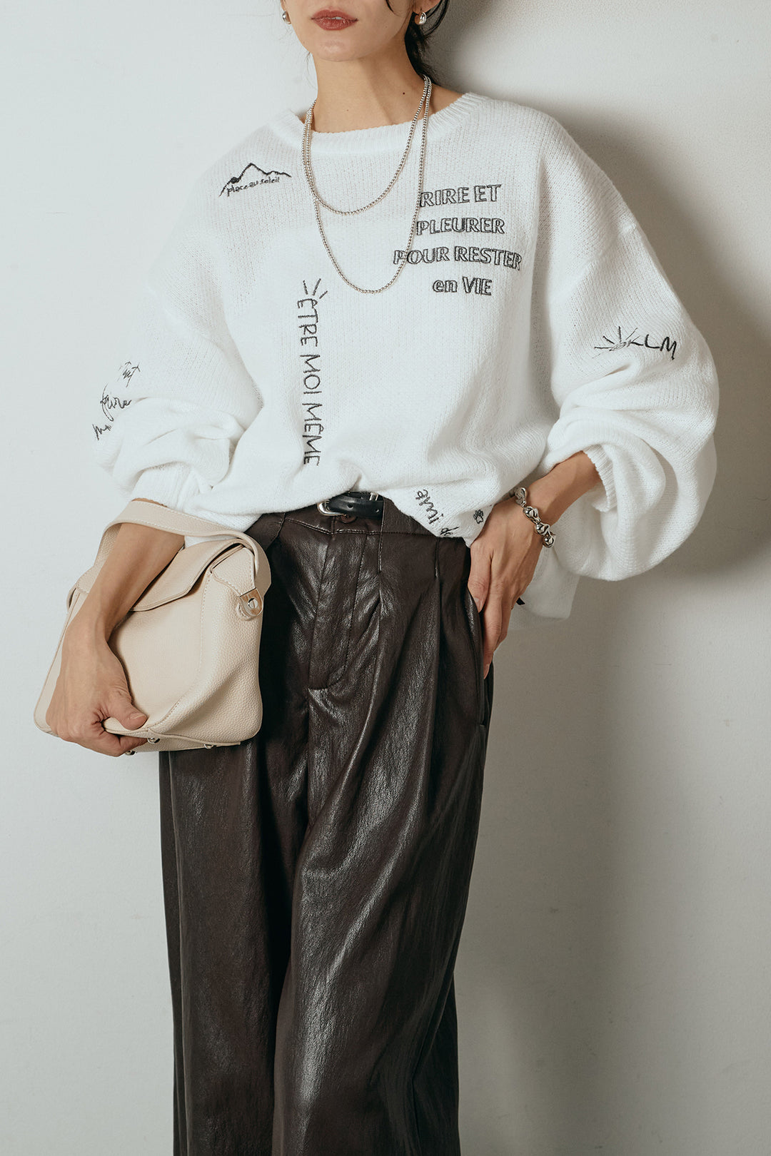 [SET]刺繍ロゴランダムデザインニットトップス+ベルト付きレザーライクタックパンツ(2set)