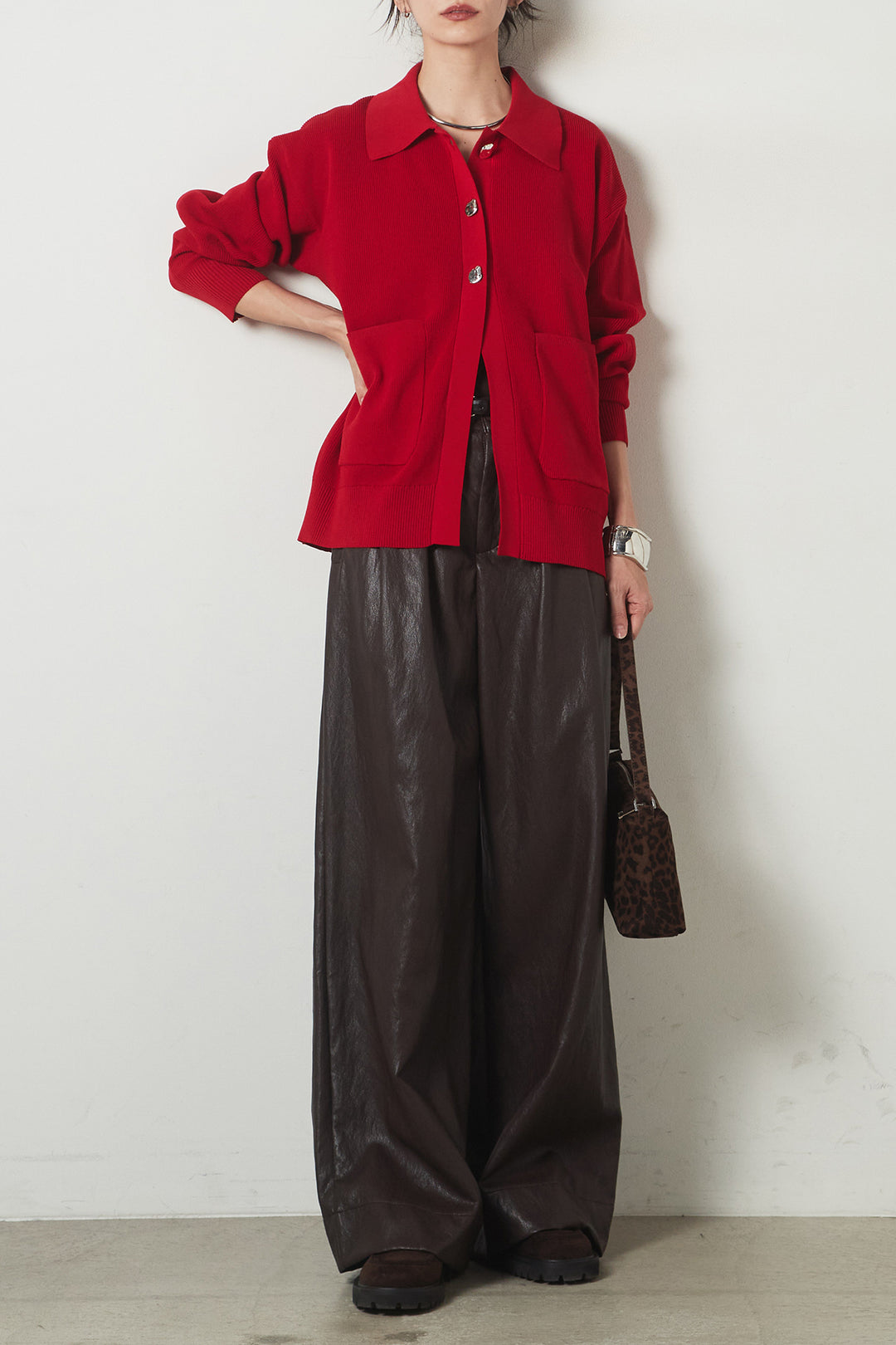 [SET]メタル釦衿付きニットカーディガン+ベルト付きレザーライクタックパンツ(2set)
