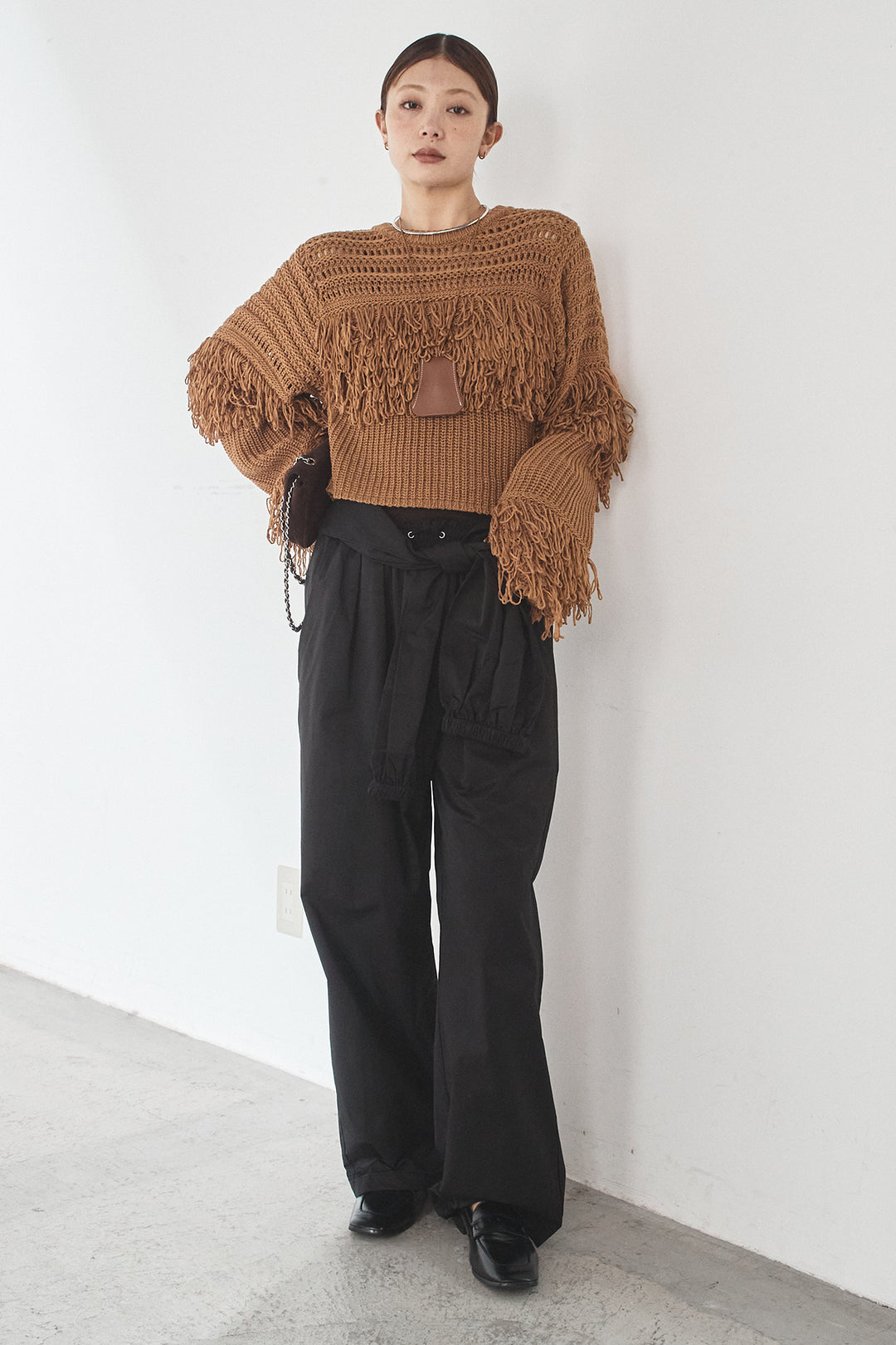 [SET]メッシュフリンジ切り替えプルオーバー+合繊ツイルスタンドウエスト巻きジョガーパンツ(2set)