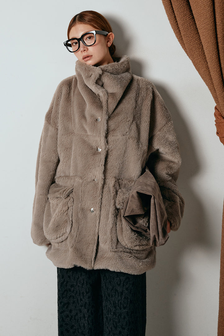 スタンドネックファーコート