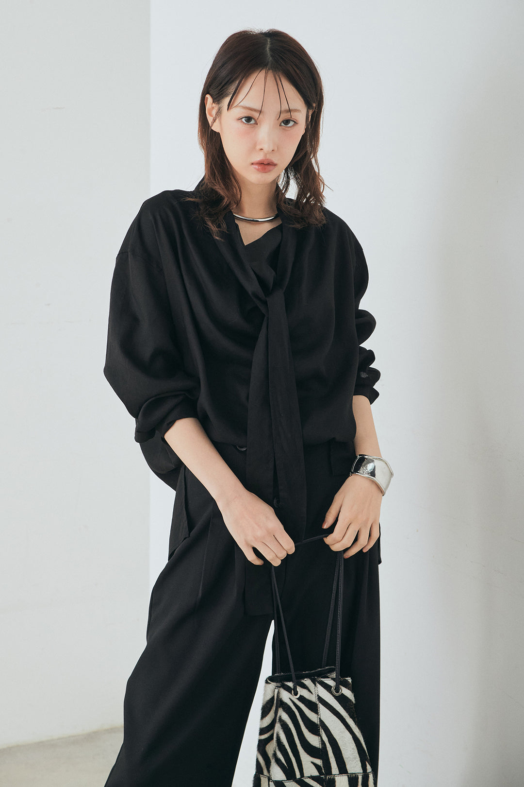 [SET]ニュアンスボータイブラウス+斜めボタンタック入りスラックス(2set)