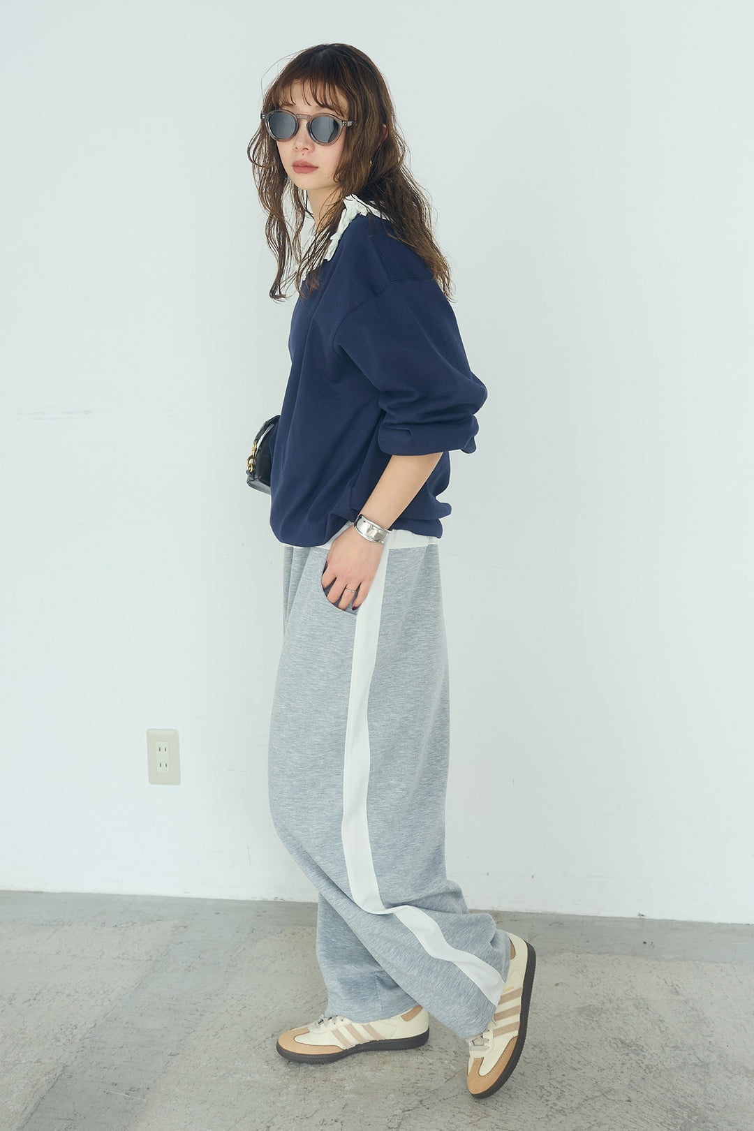 [SET]ネックギャザーフリルスウェット+異素材切り替えスウェットパンツ(2set)