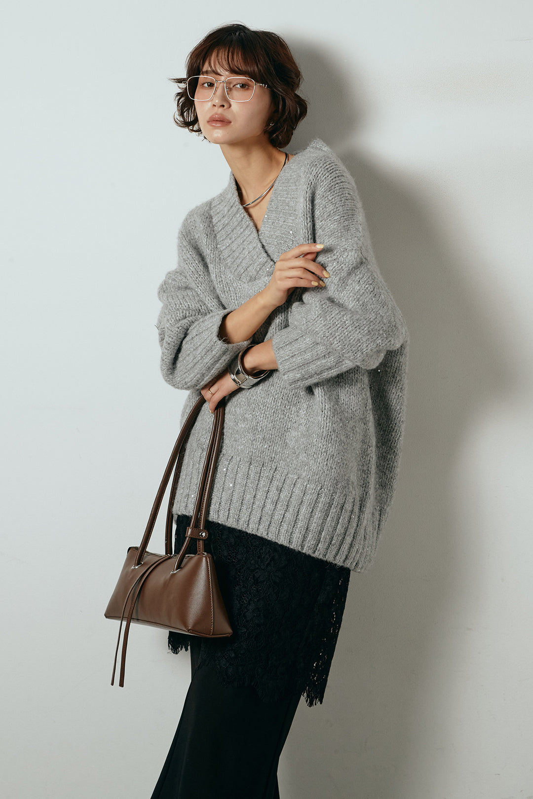 [SET]Vネックラメニットトップス+レース刺繍レイヤードフレアパンツ(2set)