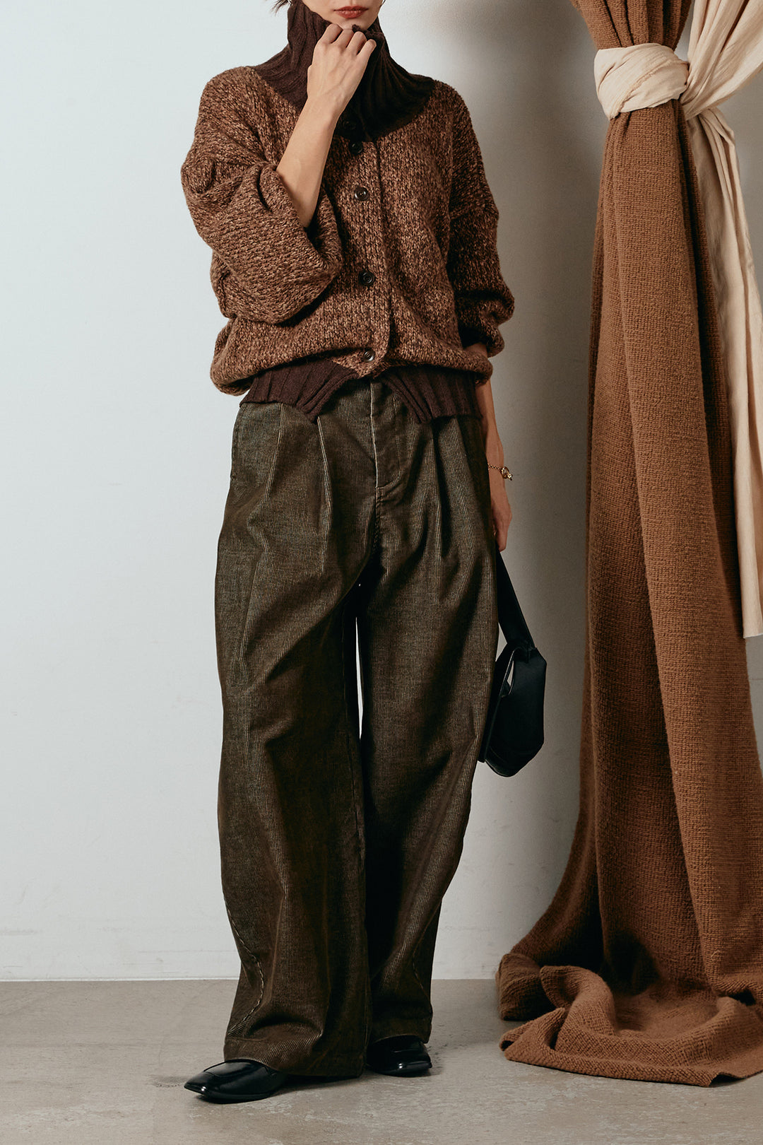 [SET]ハイネックミックスニットカーディガン+フロントタック入りコーデュロイパンツ(2set)