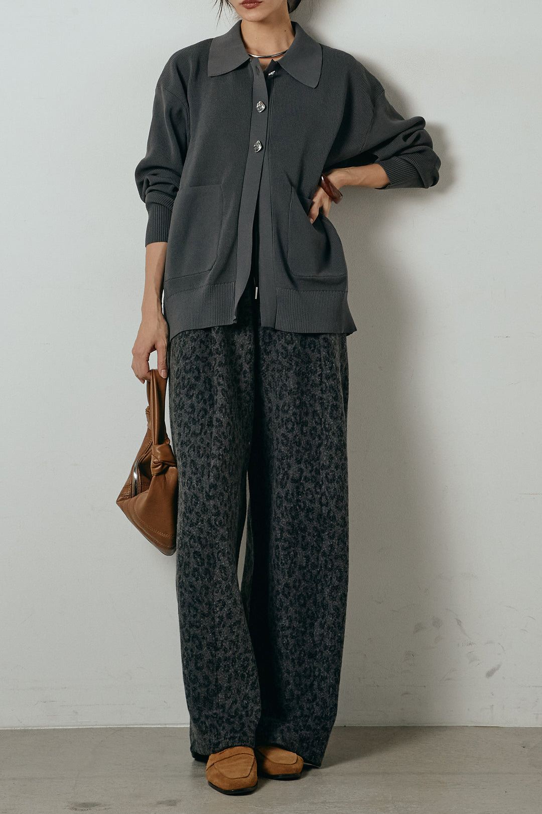 [SET]メタル釦衿付きニットカーディガン+リラックスレオパード柄ワイドパンツ(2set)