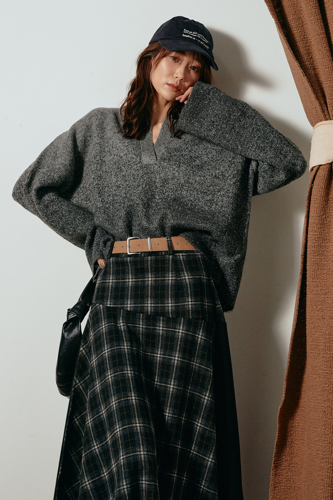 [SET]グラデーションラメニットキーネックプルオーバー+フェイクレザーベルト付き切り替えタータンチェックスカート(2set)