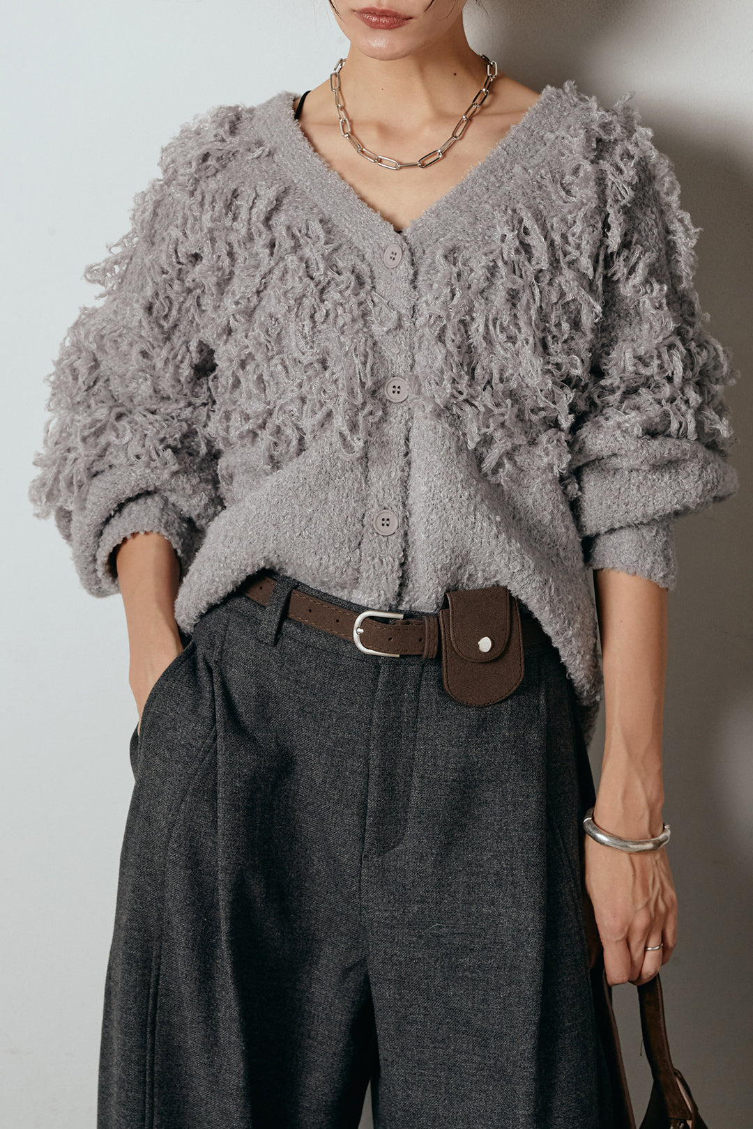 [SET]ループ編みVネックニットカーディガン+ポーチベルト付きカーブパンツ(2set)