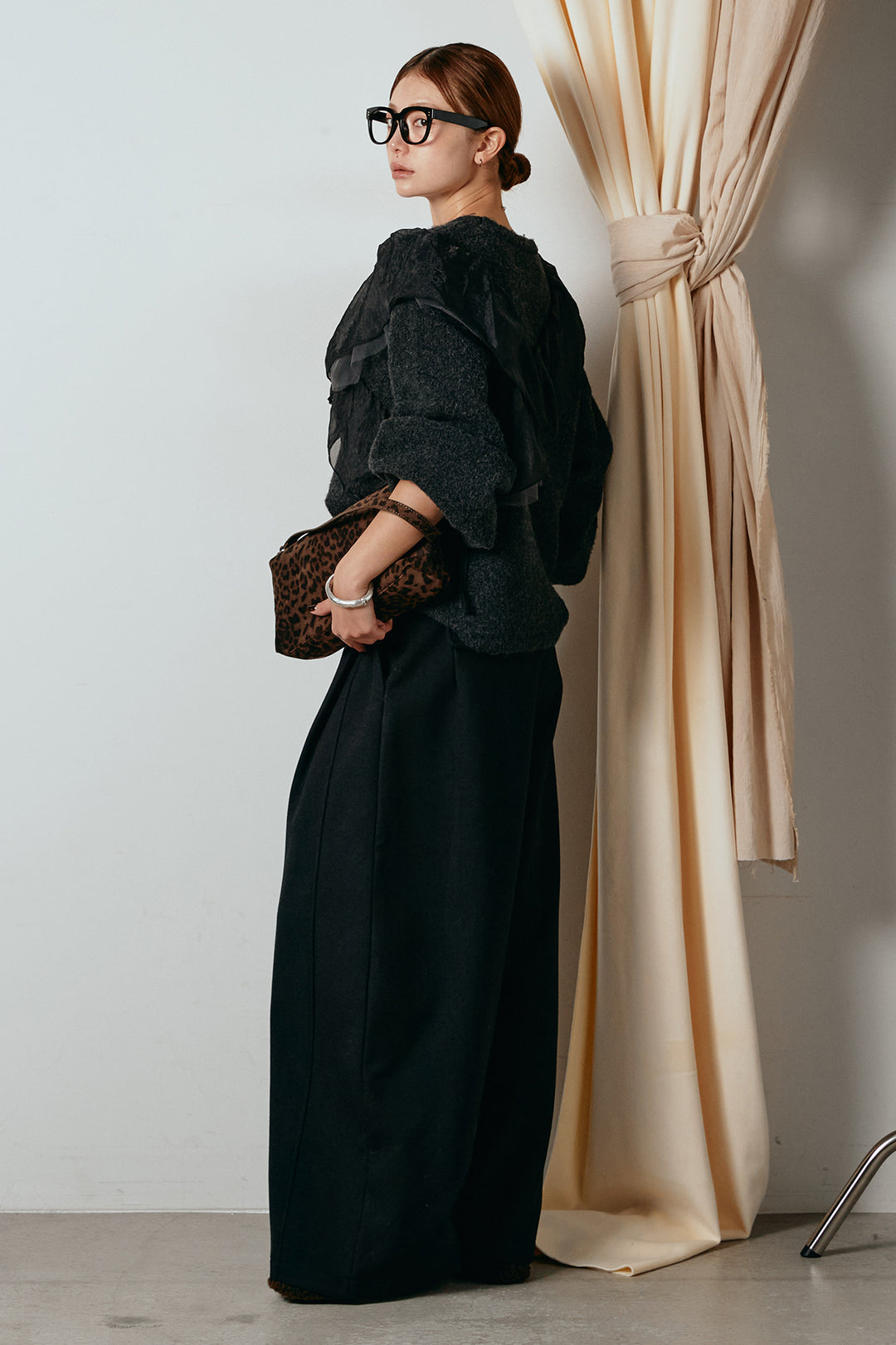 [SET]アシンメトリーフリルニットトップス+ポーチベルト付きカーブパンツ(2set)