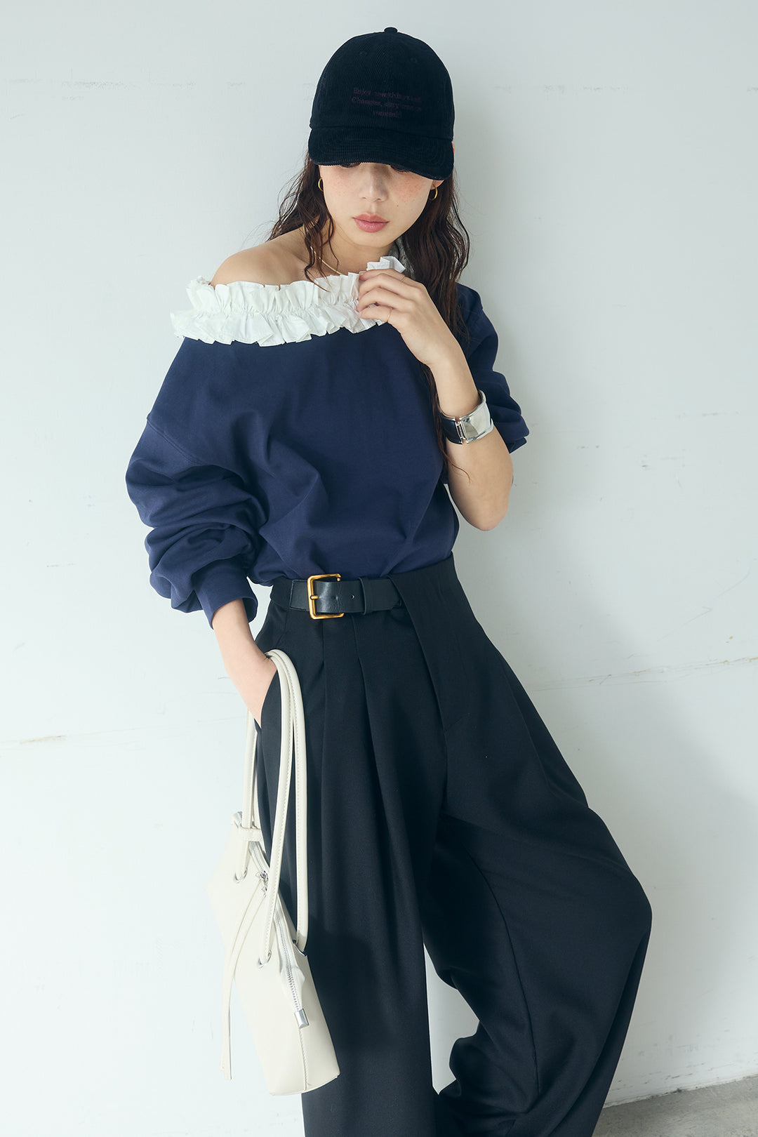 [SET]ネックギャザーフリルスウェット+サイドベルトタック入りスラックス(2set)