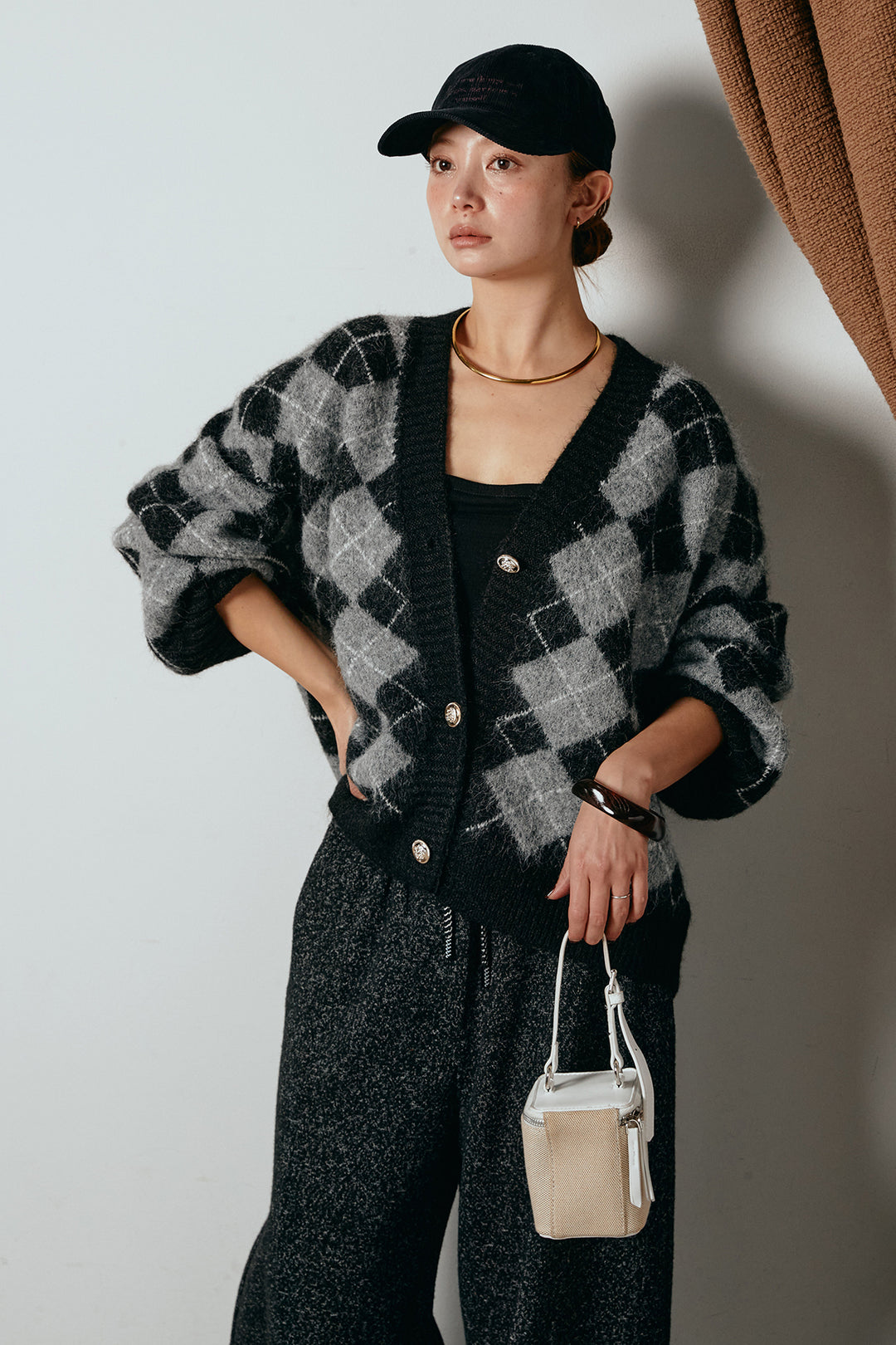 [SET]オーバーサイズ総柄Vネックニットカーディガン+杢ニットフレアパンツ(2set)