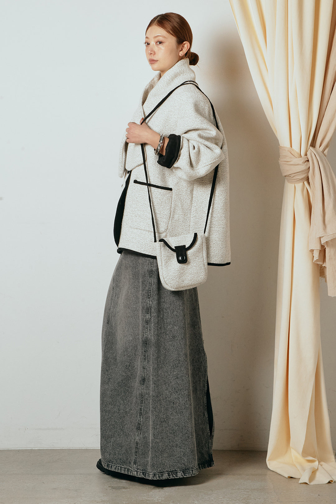 [SET]ノーカラーマフラーバッグ付きアウター+デニムロングフレアスカート(2set)