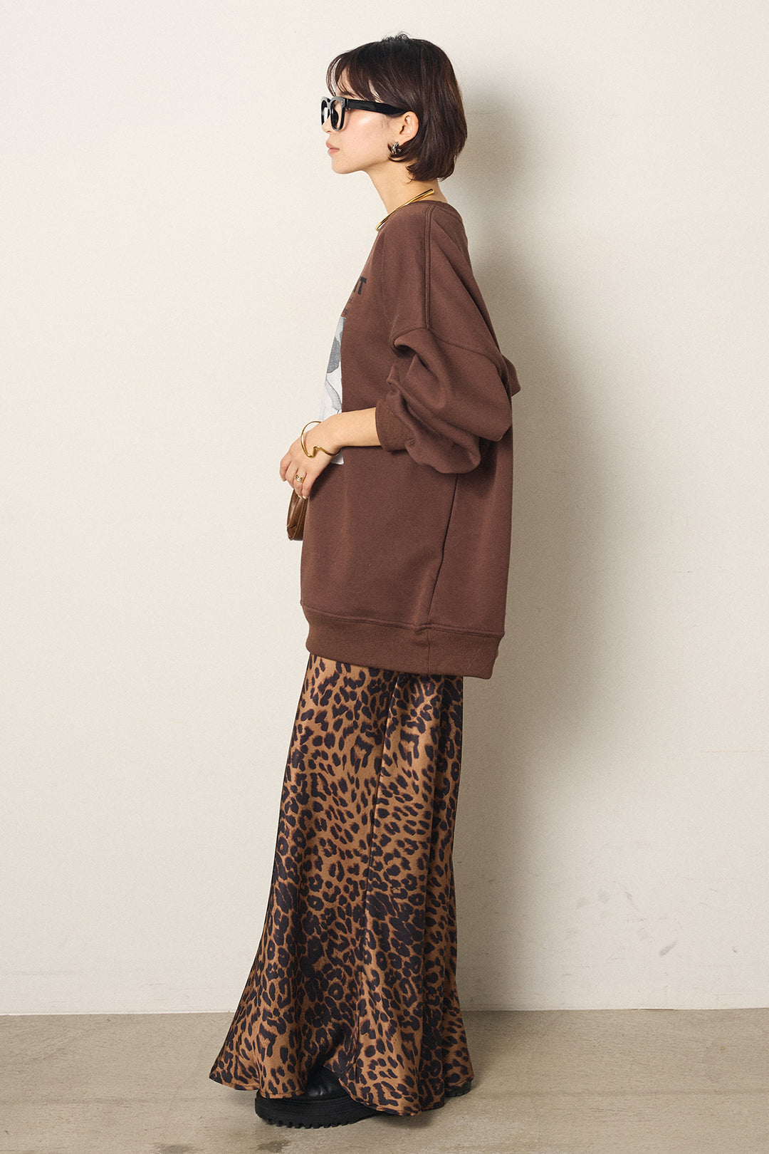 [SET]モノトーンプリントスウェット+レオパード柄サテンスカート(2set)