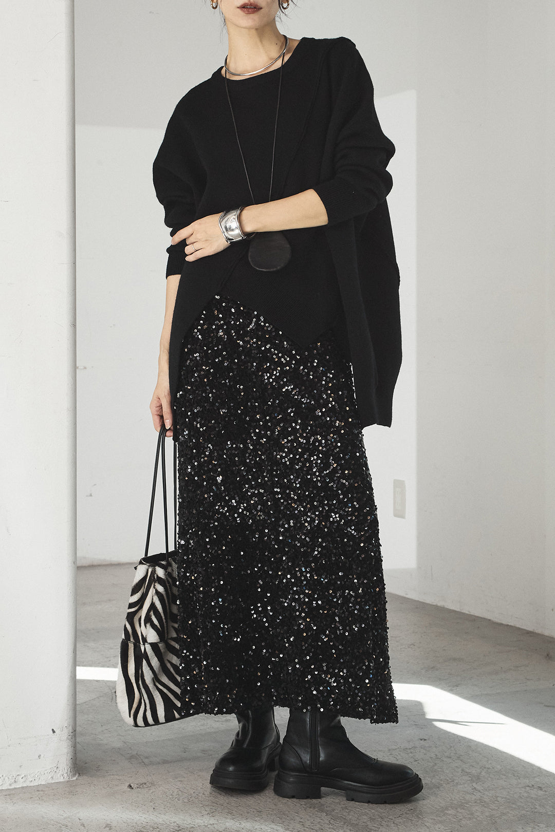 [SET]アシンメトリーデザインニットトップス+スパンコールニットワイドスカート(2set)