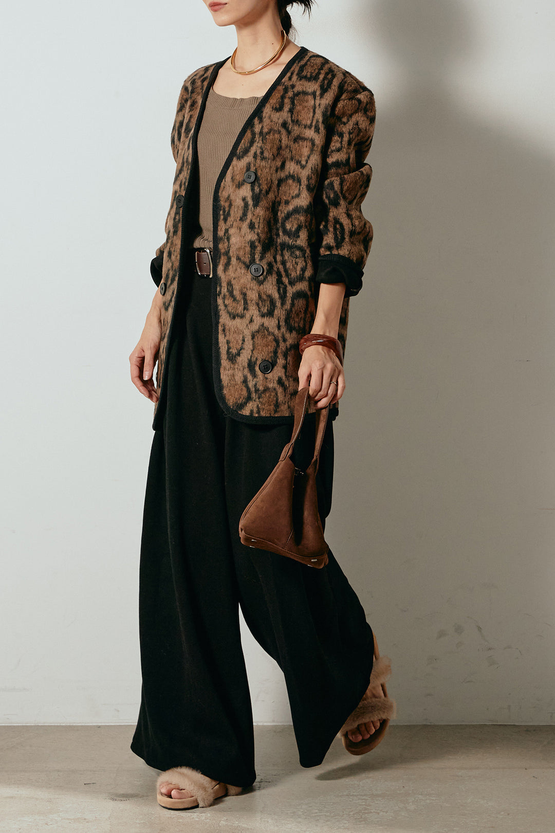 [SET]ノーカラーレオパード柄アウター+フェイクレザー太ベルト付きタックワイドパンツ(2set)