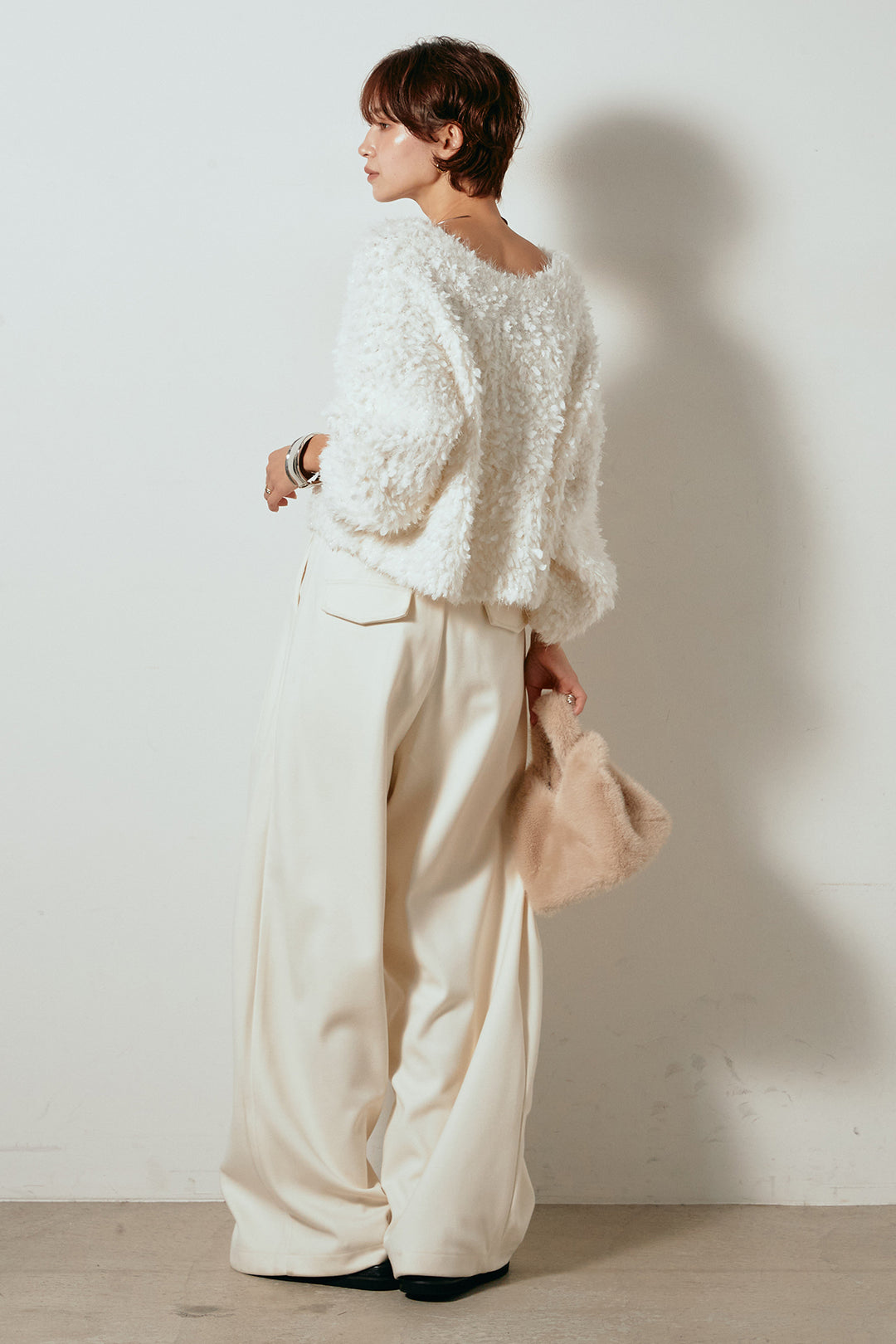 [SET]深Vネックチョウチョヤーンニットトップス+細フェイクレザーベルト付きワイドタックパンツ(2set)