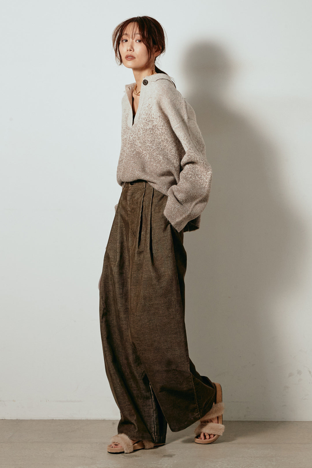 [SET]グラデーションラメニットキーネックプルオーバー+フロントタック入りコーデュロイパンツ(2set)