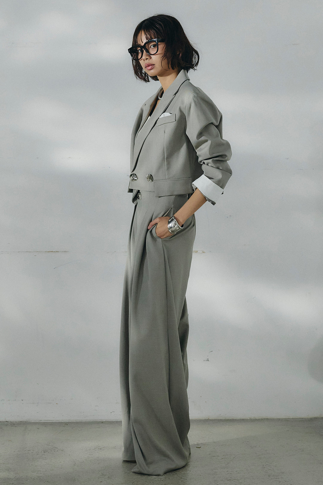 [SET]メタルプレートショート丈ジャケット+メタルプレートタックワイドパンツ(2set)