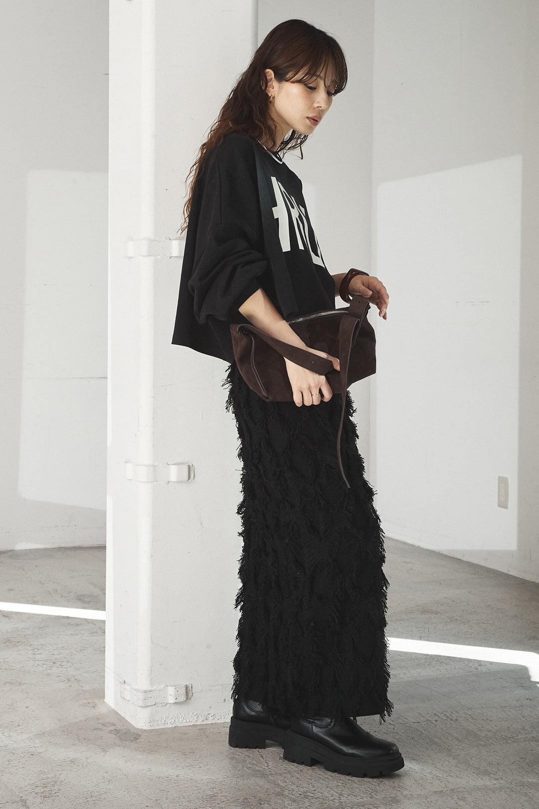 [SET]ビッグロゴHRU袖ボリュームトップス+カットフリンジニットタイトスカート(2set)