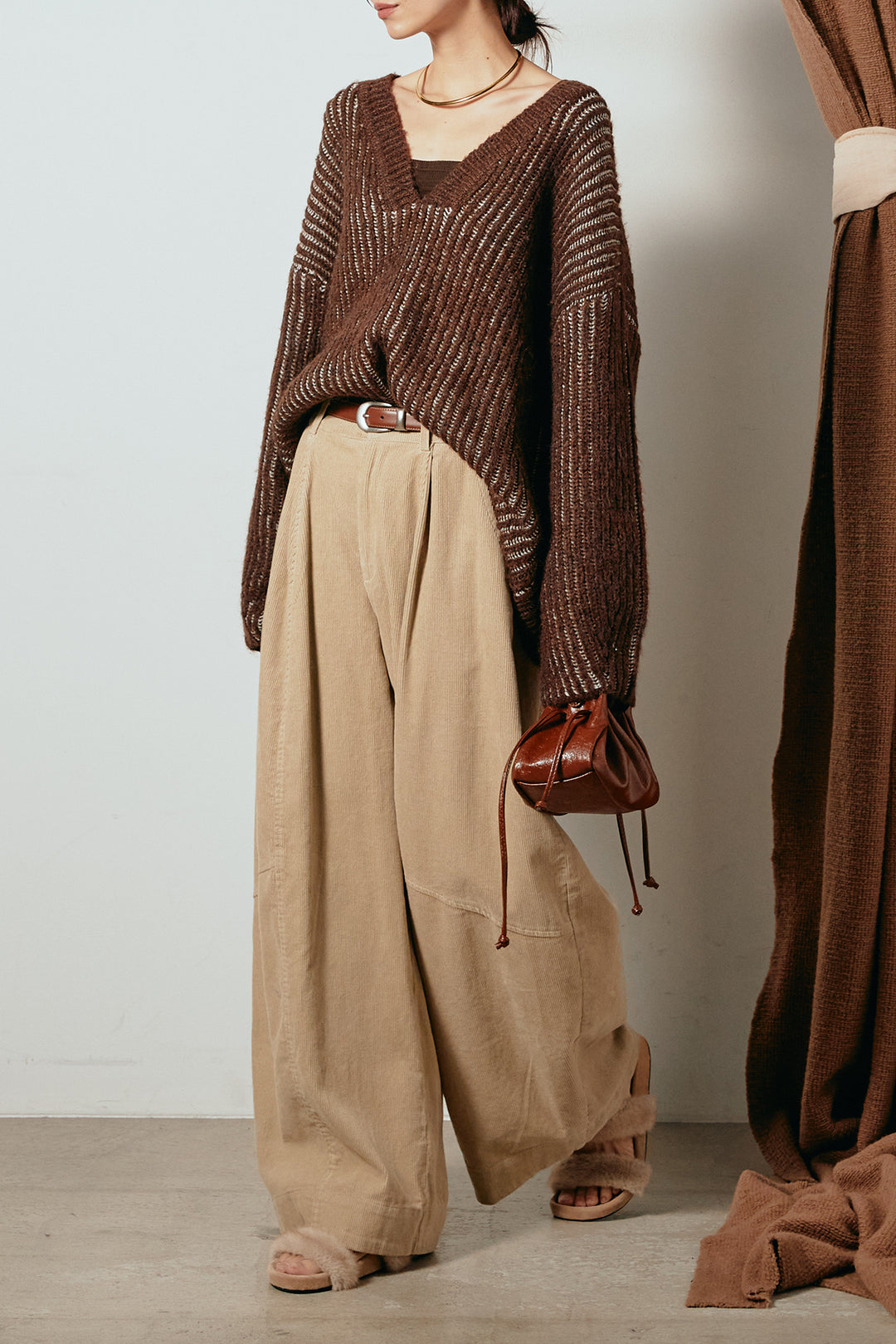 [SET]アルパカタッチ深Vニットトップス+タック入りコーデュロイワイドパンツ(2set)