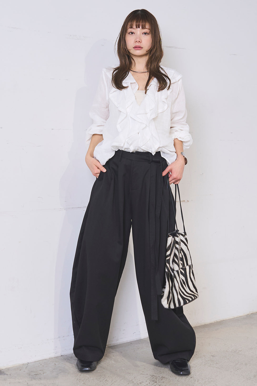 [SET]フリルボタンブラウス+紐ベルト付きカーブワイドパンツ(2set)