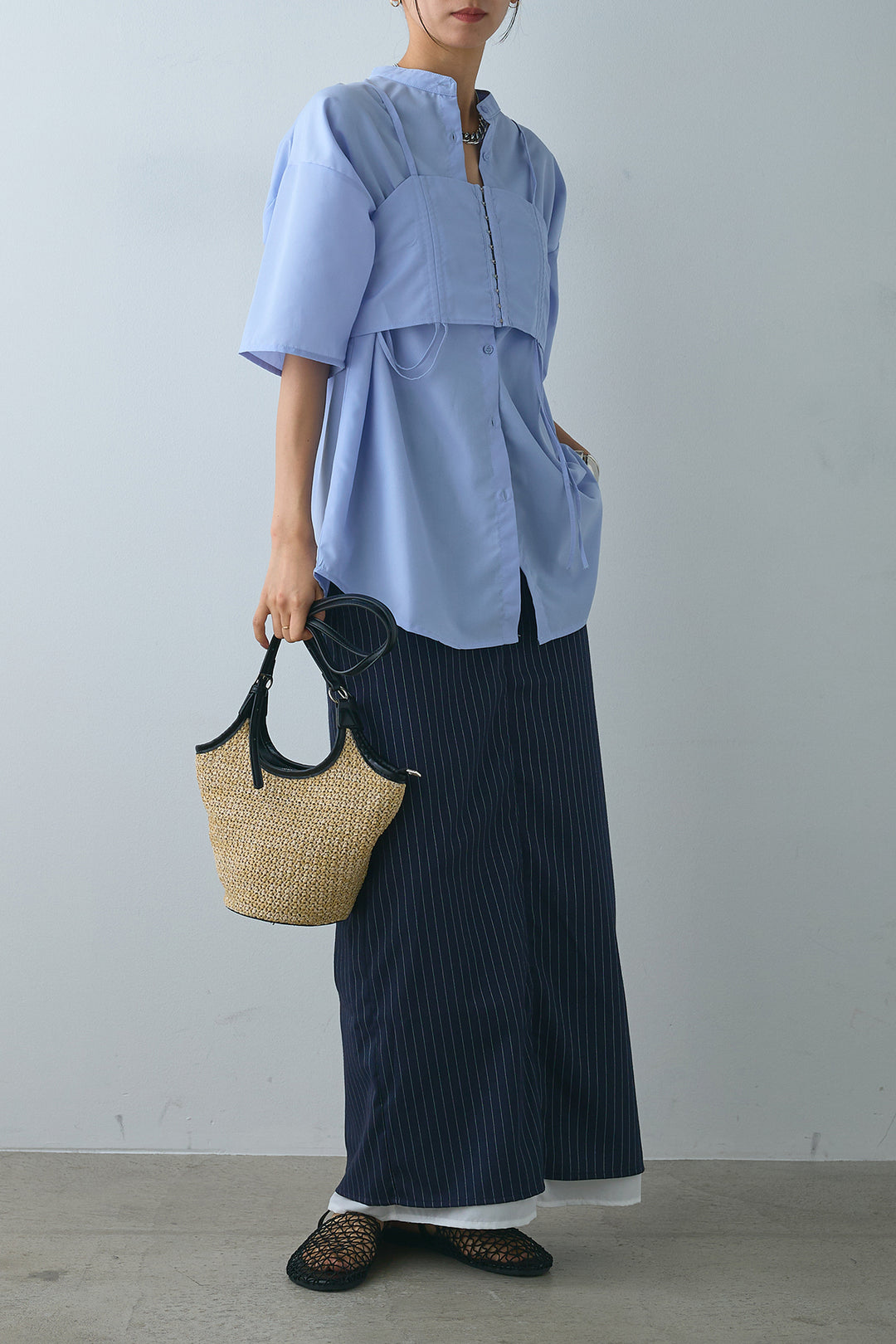 [SET]ホックビスチェ付きバンドカラーシャツ+ストライプストレートスカート(2set)