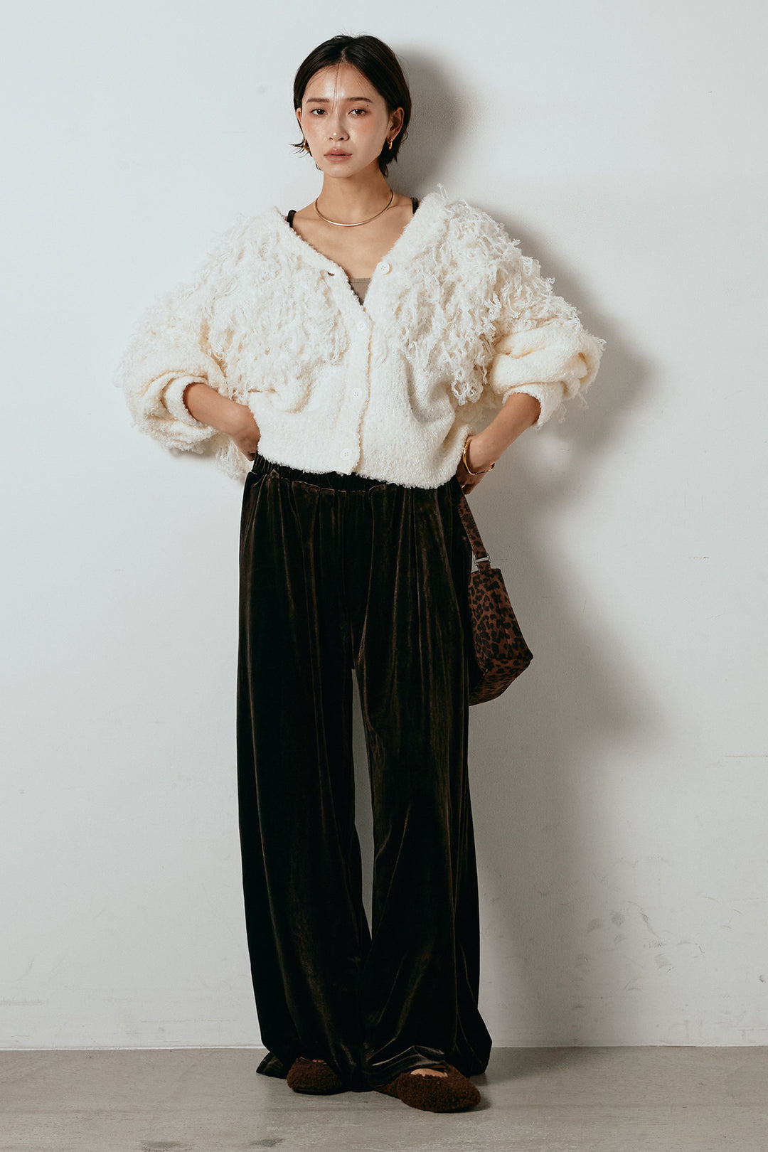 [SET]ループ編みVネックニットカーディガン+ベロアサスペンダー付きパンツ(2set)