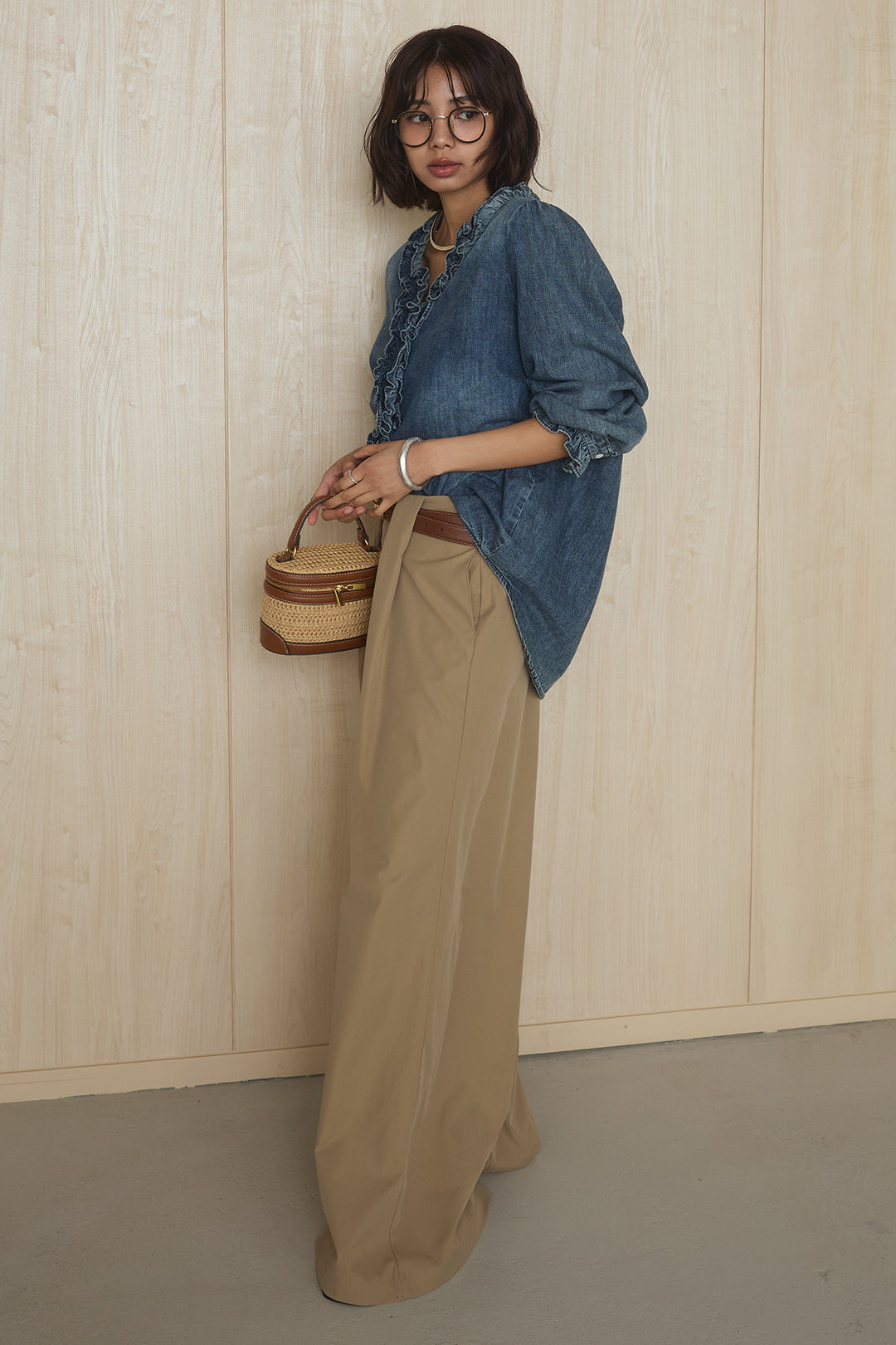 [SET]Vネックデニムフリルトップス+ベルトループデザインハイウエストタックパンツ(2set)