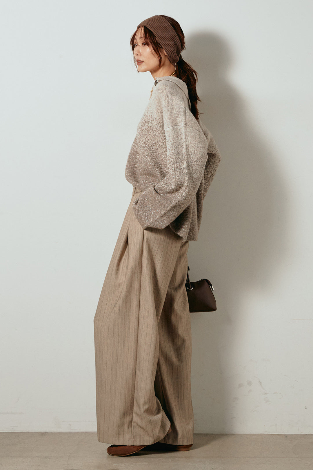 [SET]グラデーションラメニットキーネックプルオーバー+ストライプヘリンボーンパンツ(2set)