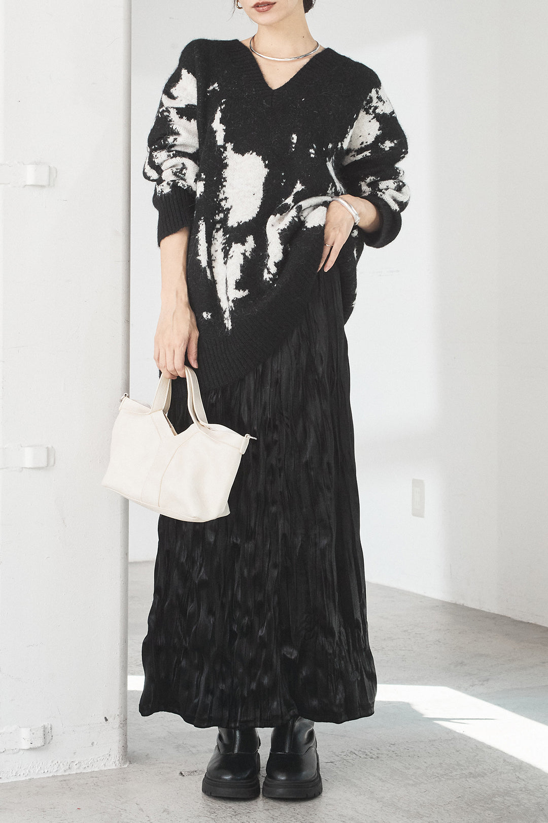 [SET]アブストラクト柄ニットプルオーバー+ベロアロングプリーツスカート(2set)
