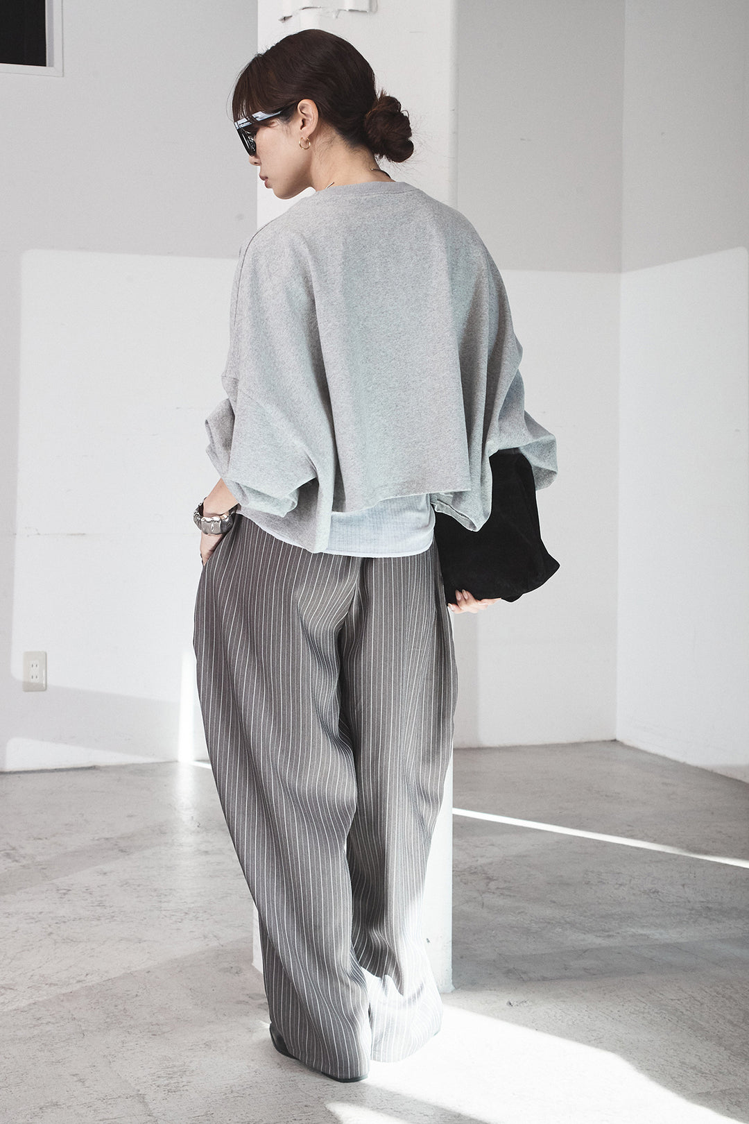 [SET]ビッグロゴHRU袖ボリュームトップス+リブシアークルーネック長袖トップス(2set)