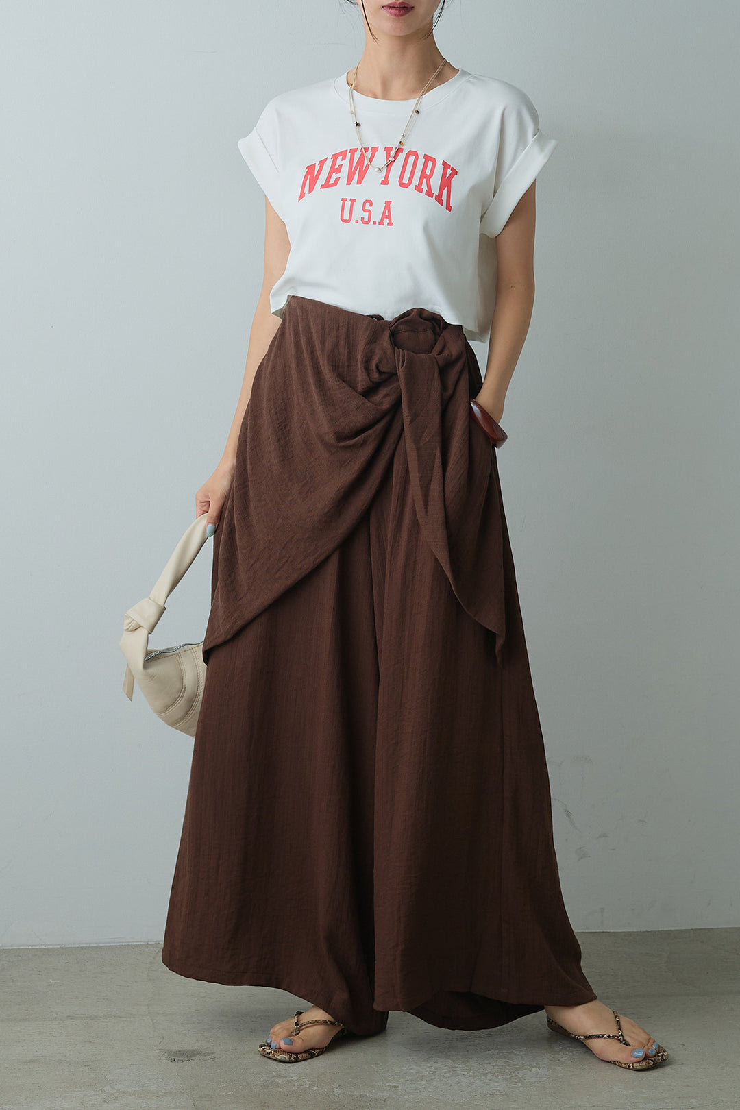 [SET]ショート丈NEWYORKロゴTシャツ+ねじりデザインワイドパンツ(2set)