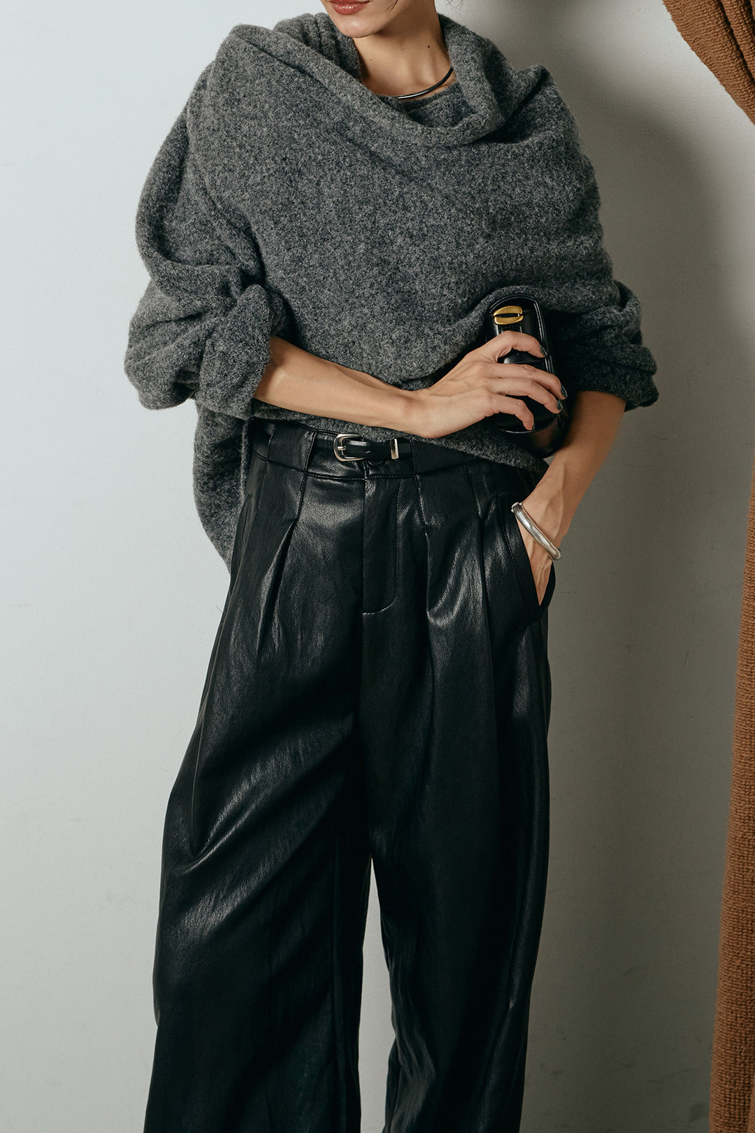 [SET]ネック巻きデザインニットトップス+ベルト付きレザーライクタックパンツ(2set)