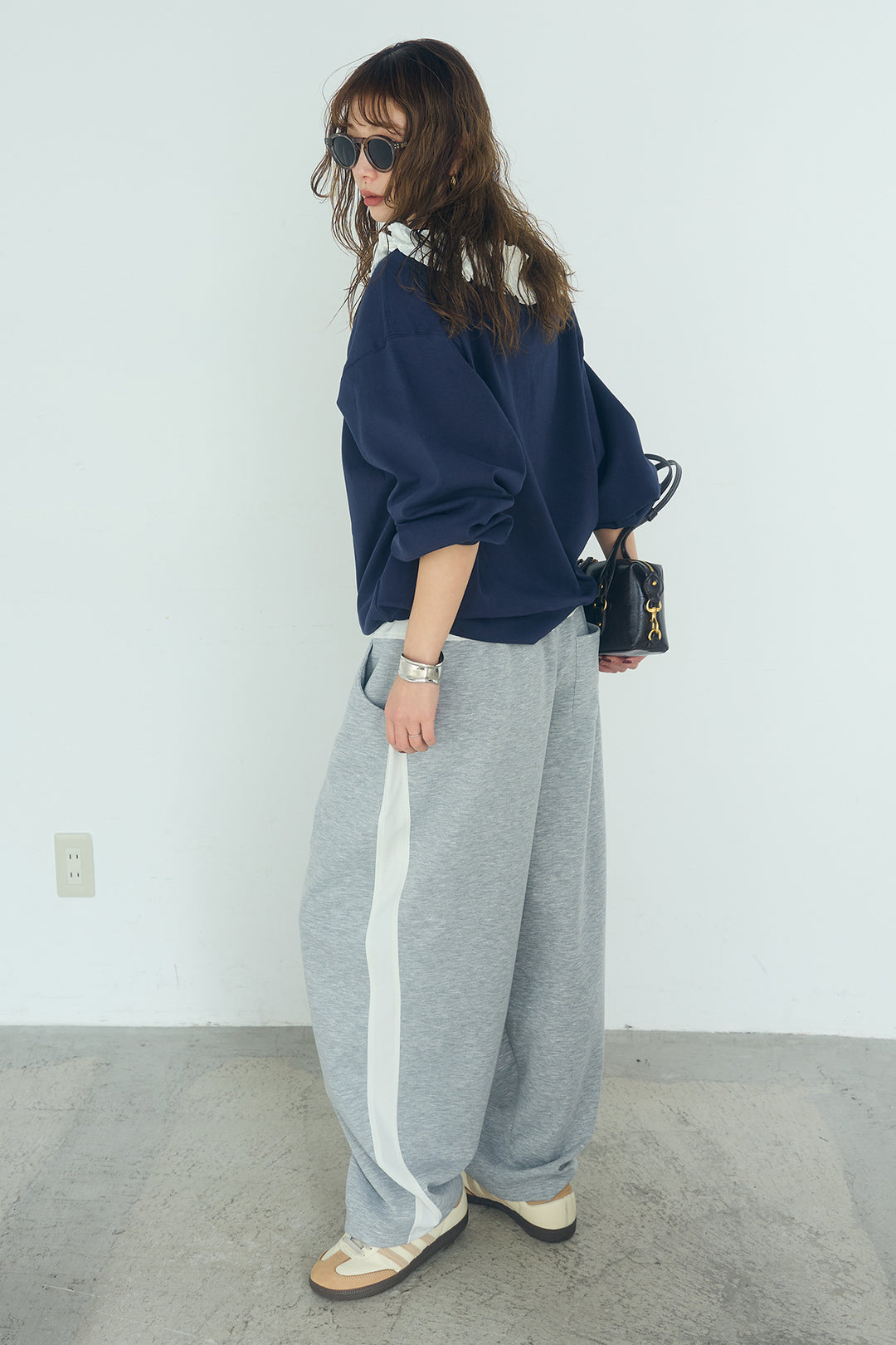 [SET]ネックギャザーフリルスウェット+異素材切り替えスウェットパンツ(2set)