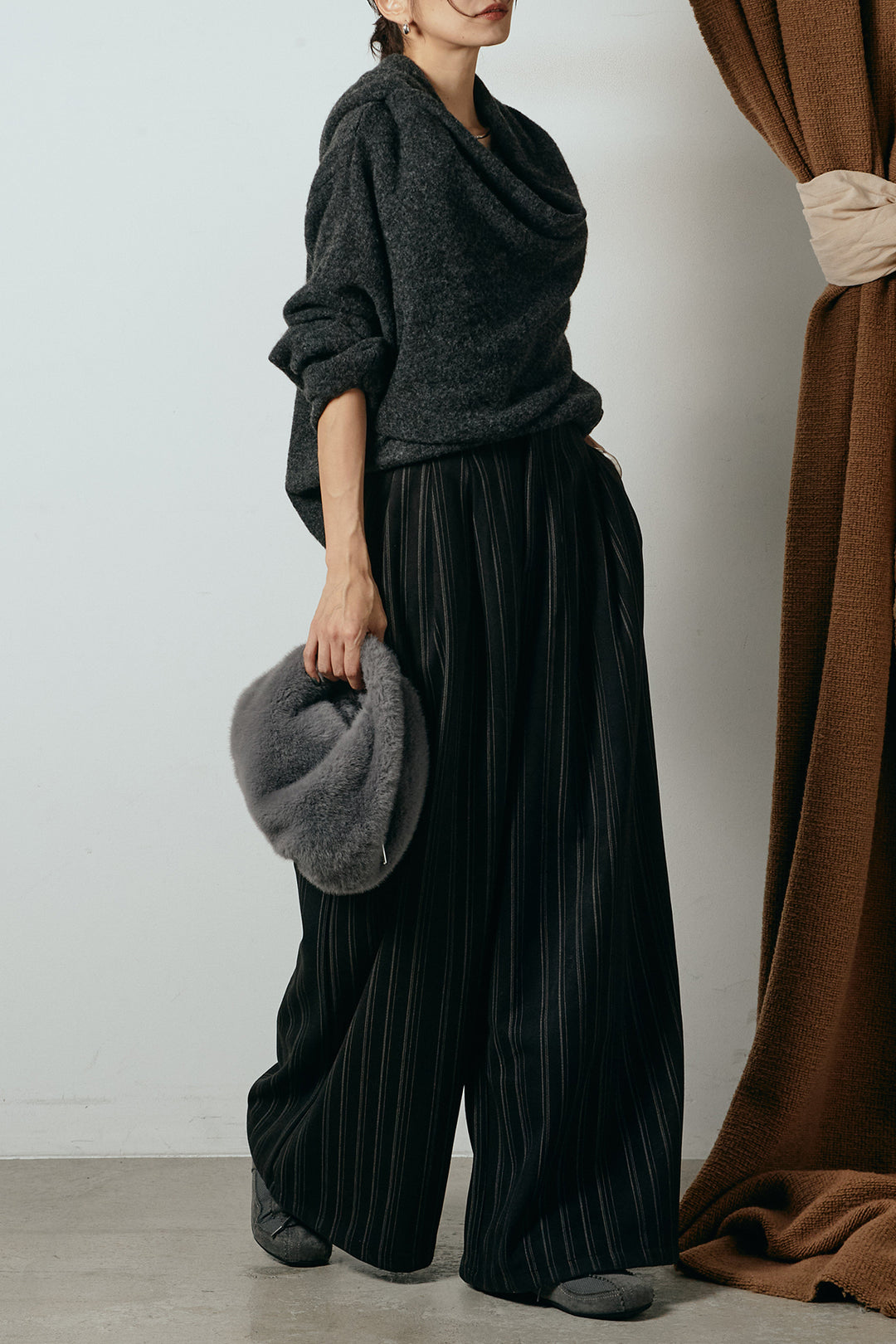 [SET]ネック巻きデザインニットトップス+タック入りマルチストライプ柄ワイドパンツ(2set)