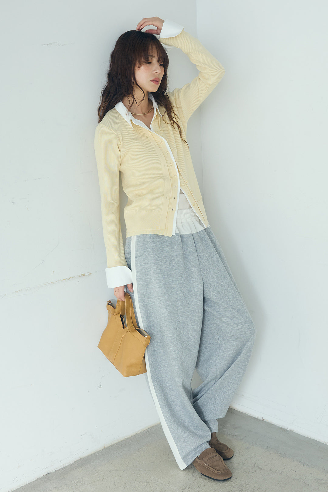 [SET]シャツドッキングボタンニットカーディガン+異素材切り替えスウェットパンツ(2set)