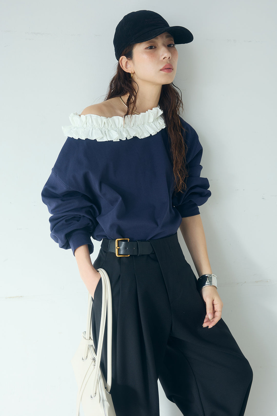 [SET]ネックギャザーフリルスウェット+サイドベルトタック入りスラックス(2set)