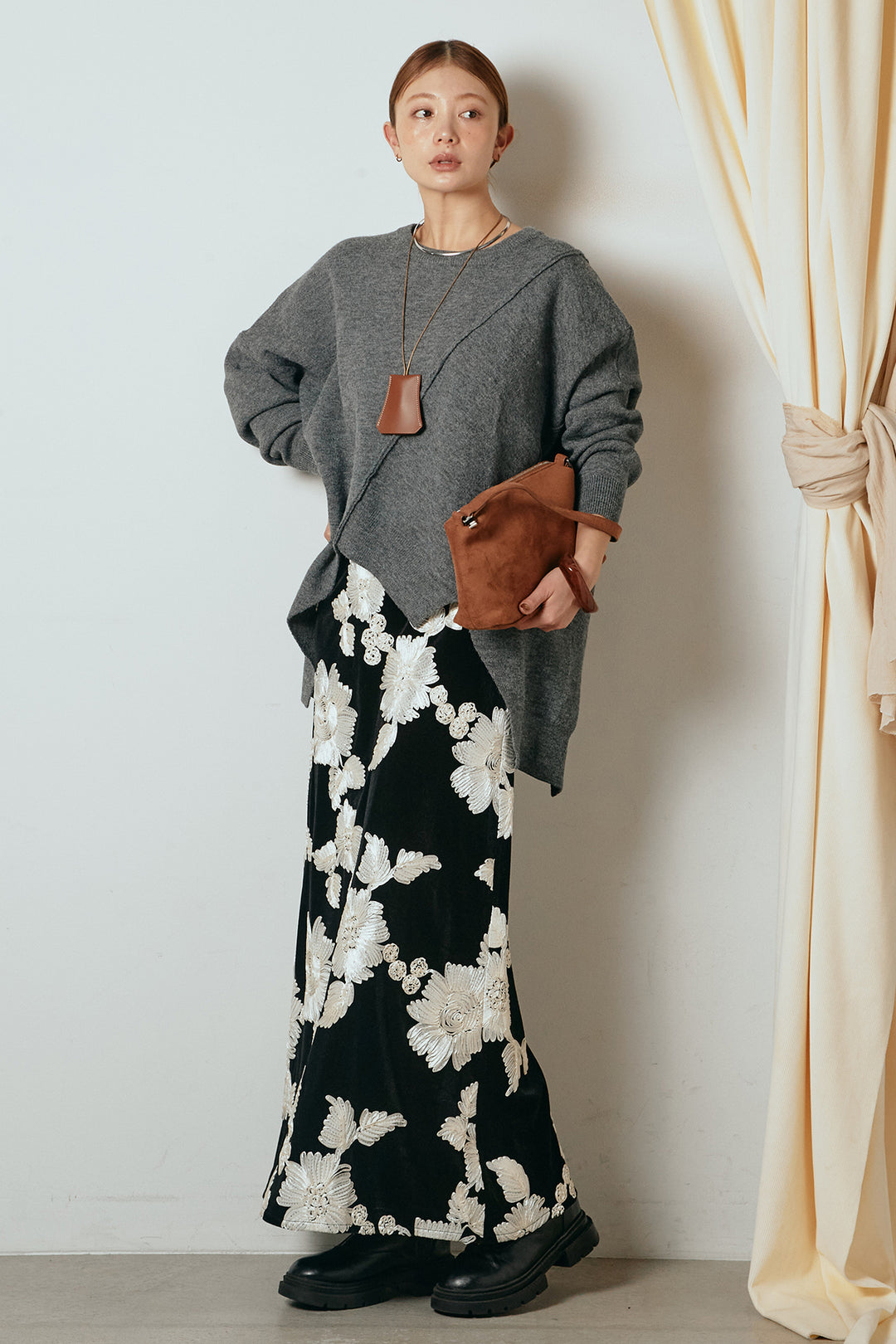 [SET]アシンメトリーデザインニットトップス+フラワー刺繍ワイドスカート(2set)