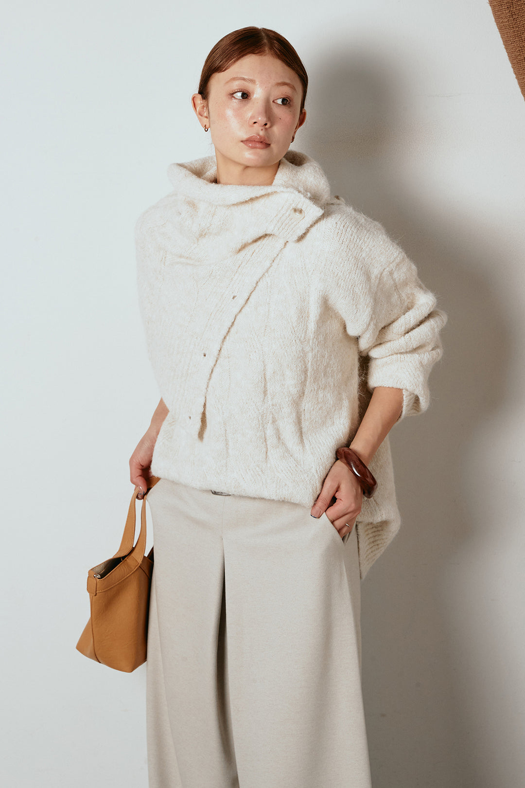 [SET]ケープデザインケーブルニットトップス+ベルト付きフロントタックデザインパンツ(2set)