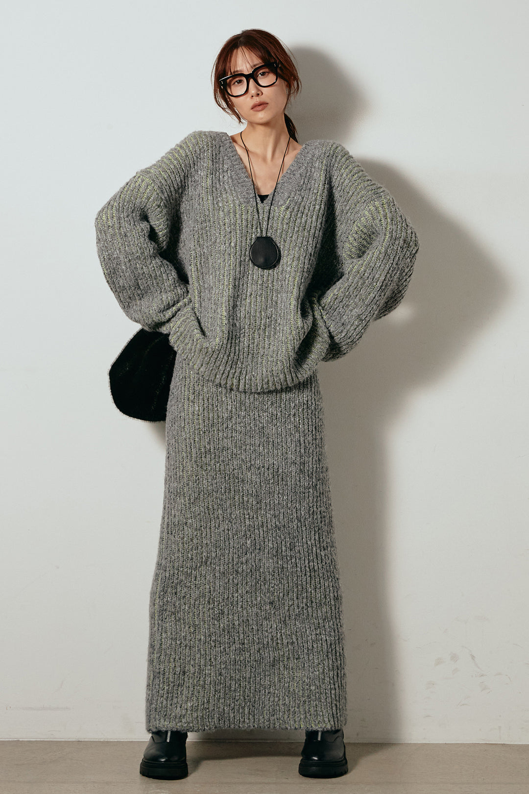 [SET]アルパカタッチ深Vニットトップス+アルパカタッチニットタイトスカート(2set)