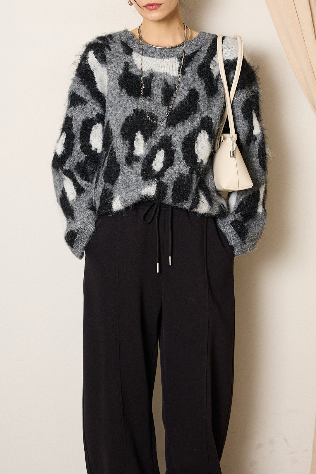 [SET]ルーズアニマルモヘアニットトップス+スウェットワイドカーブパンツ(2set)