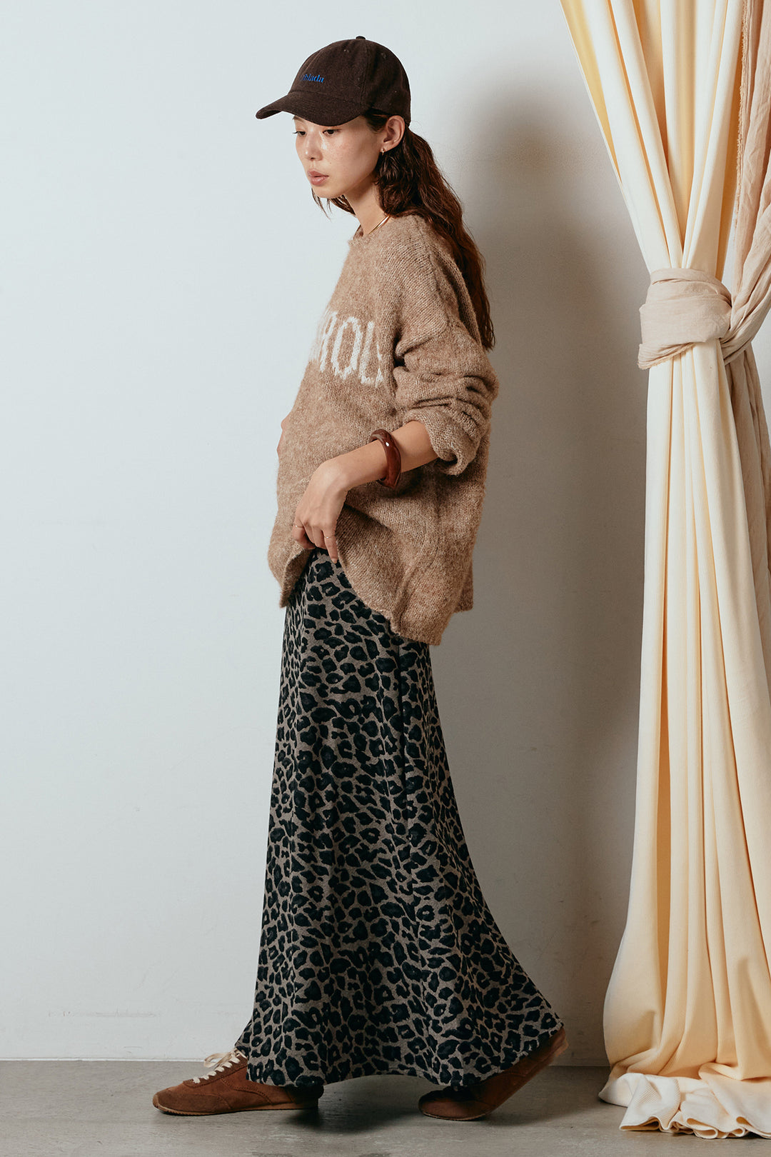 [SET]フロントロゴデザインニットトップス+レオパードロングスカート(2set)