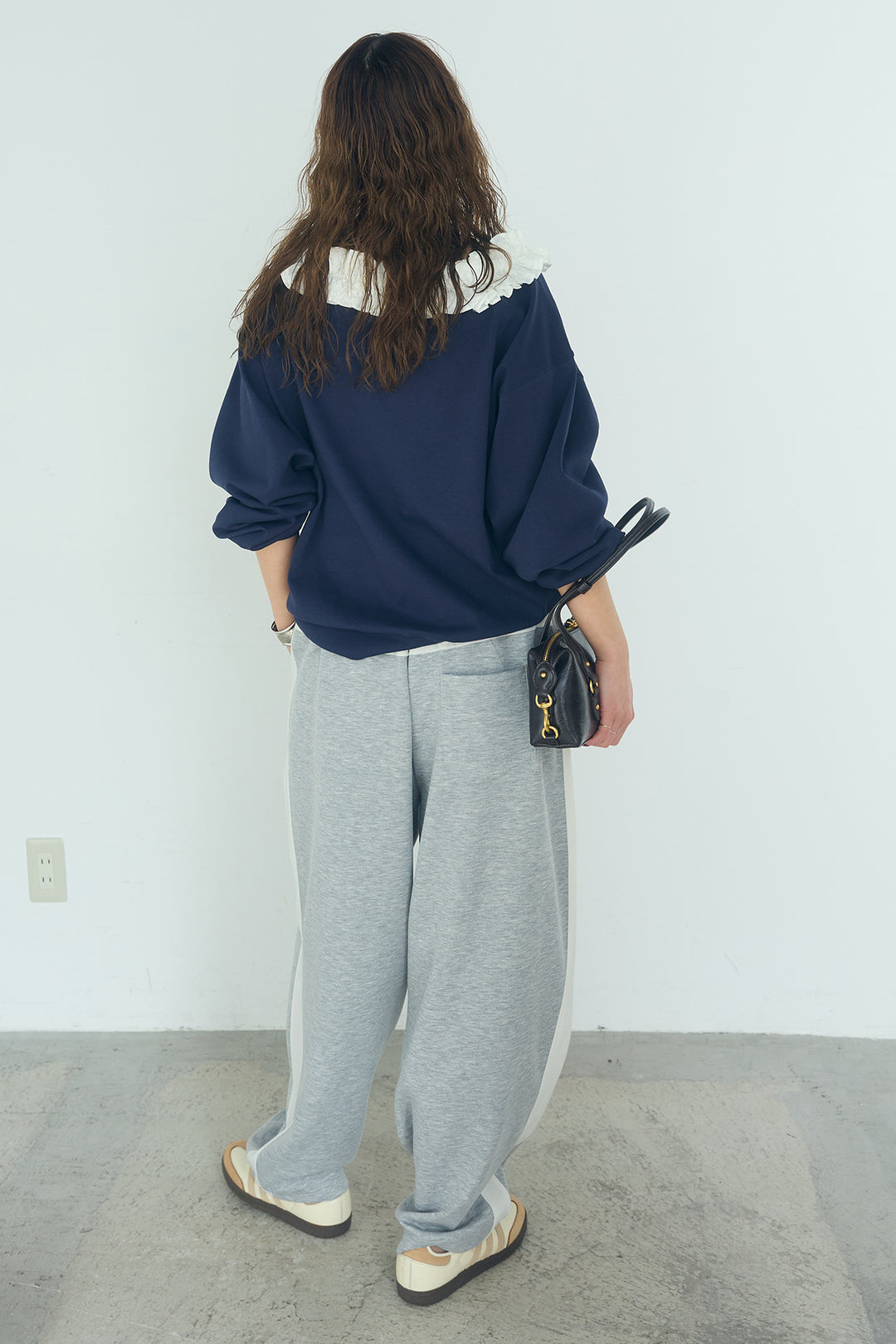 [SET]ネックギャザーフリルスウェット+異素材切り替えスウェットパンツ(2set)