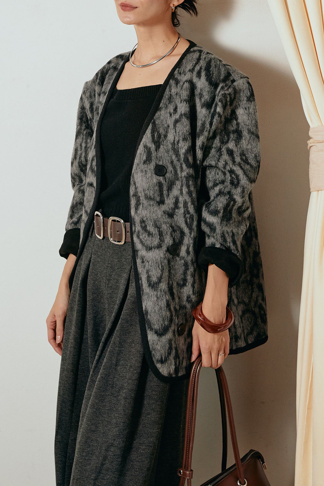 [SET]ノーカラーレオパード柄アウター+フェイクレザー太ベルト付きタックワイドパンツ(2set)