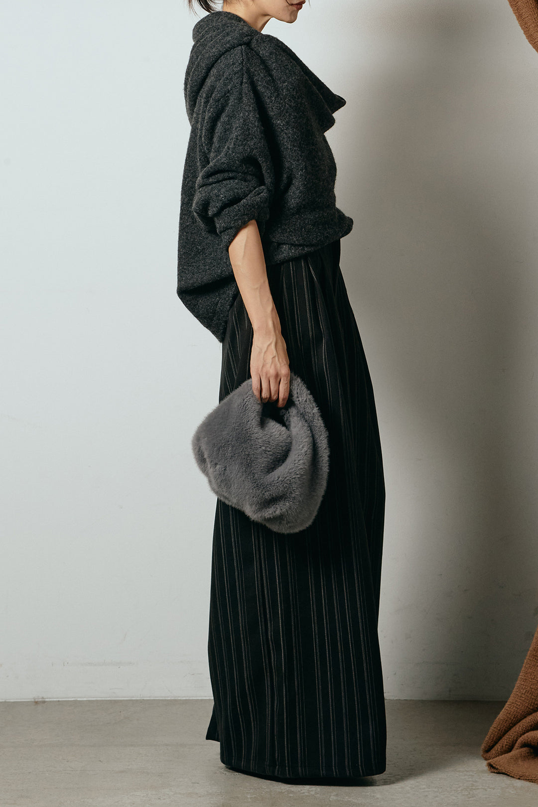 [SET]ネック巻きデザインニットトップス+タック入りマルチストライプ柄ワイドパンツ(2set)