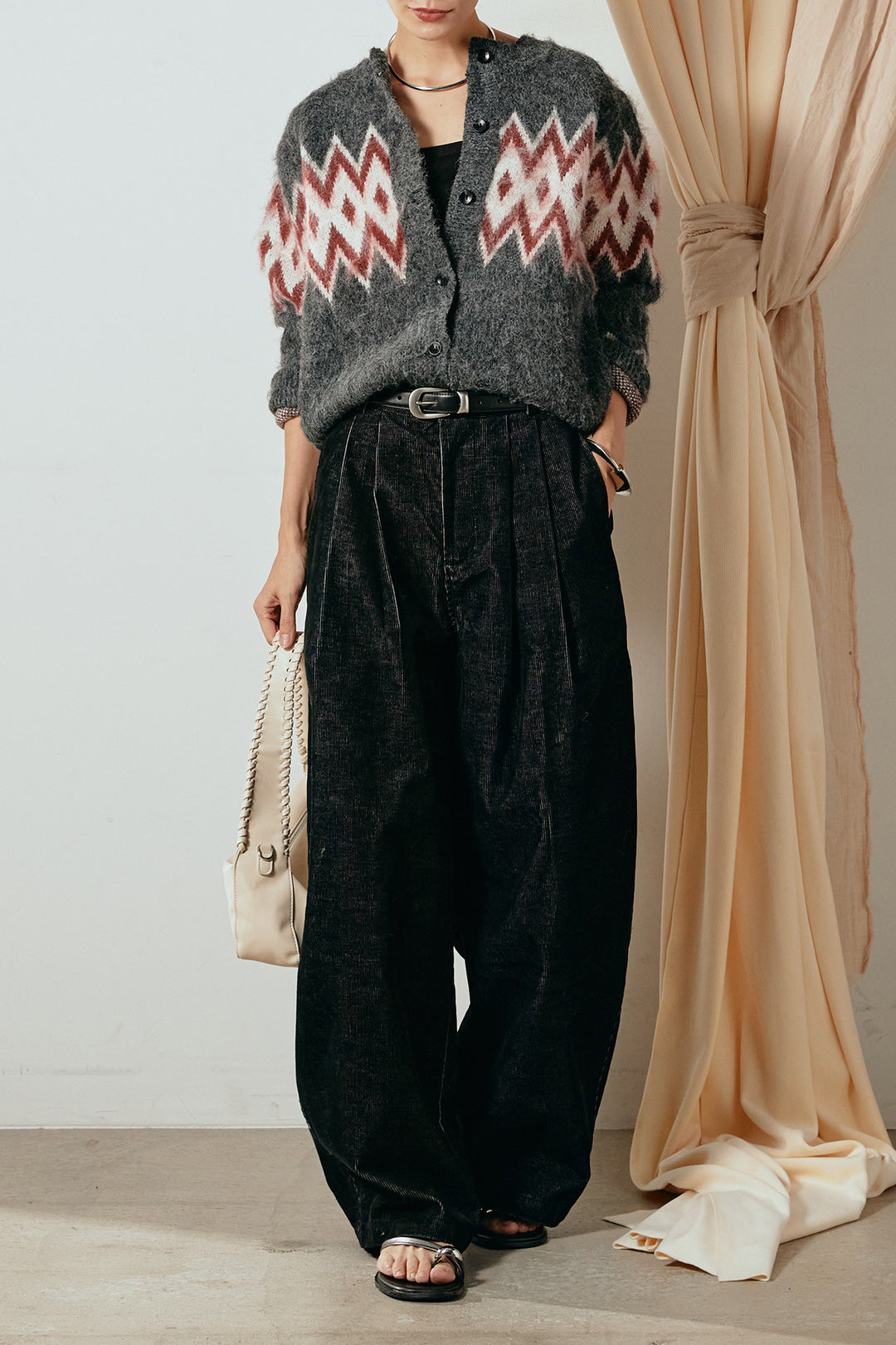 [SET]起毛ノルディック柄ニットカーディガン+フロントタック入りコーデュロイパンツ(2set)