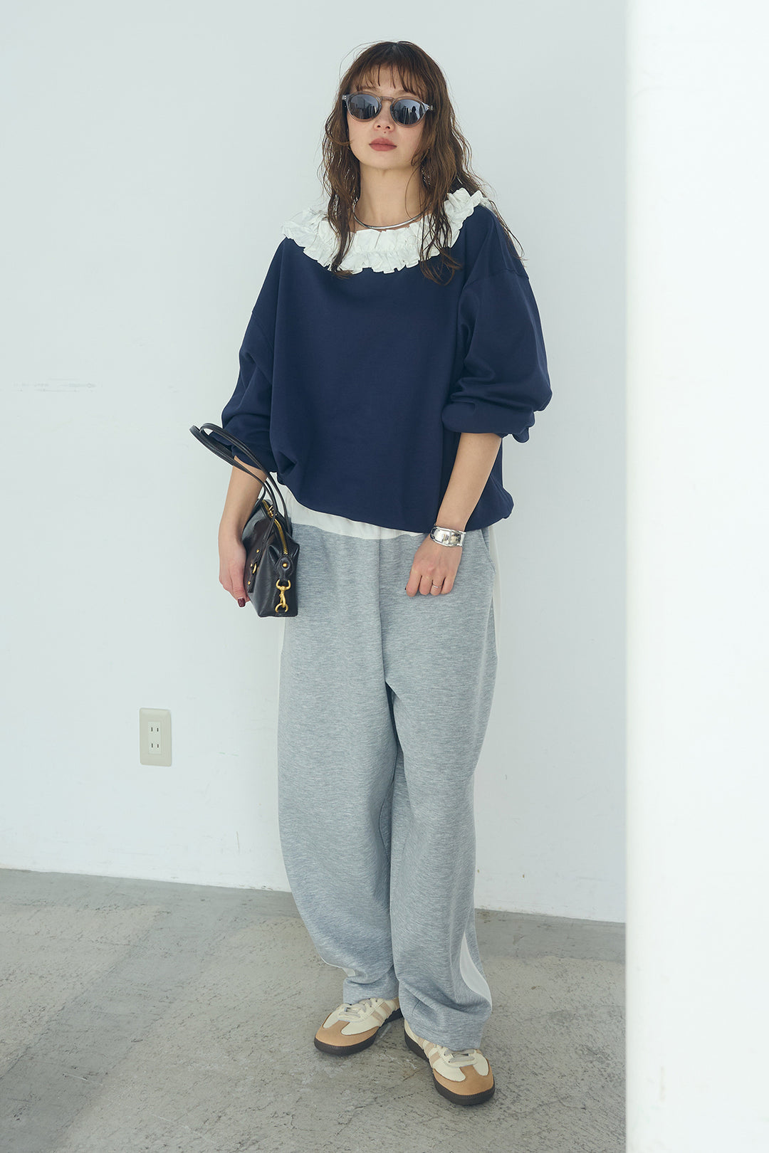 [SET]ネックギャザーフリルスウェット+異素材切り替えスウェットパンツ(2set)