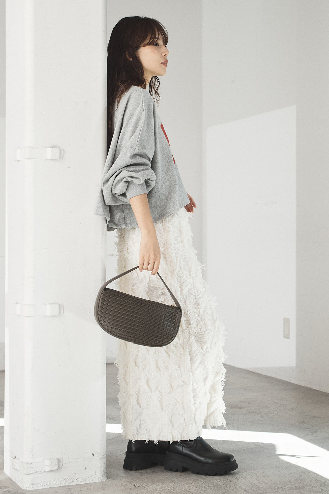 [SET]ビッグロゴHRU袖ボリュームトップス+カットフリンジニットタイトスカート(2set)