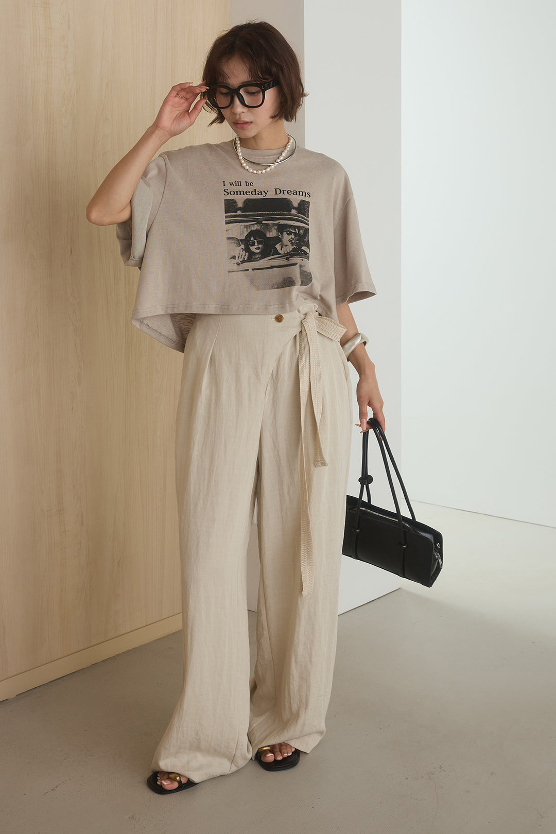 [SET]グラフィックサムデイワイドクロップドT+異素材ベルト付きラップ風ニュアンスワイドパンツ(2set)