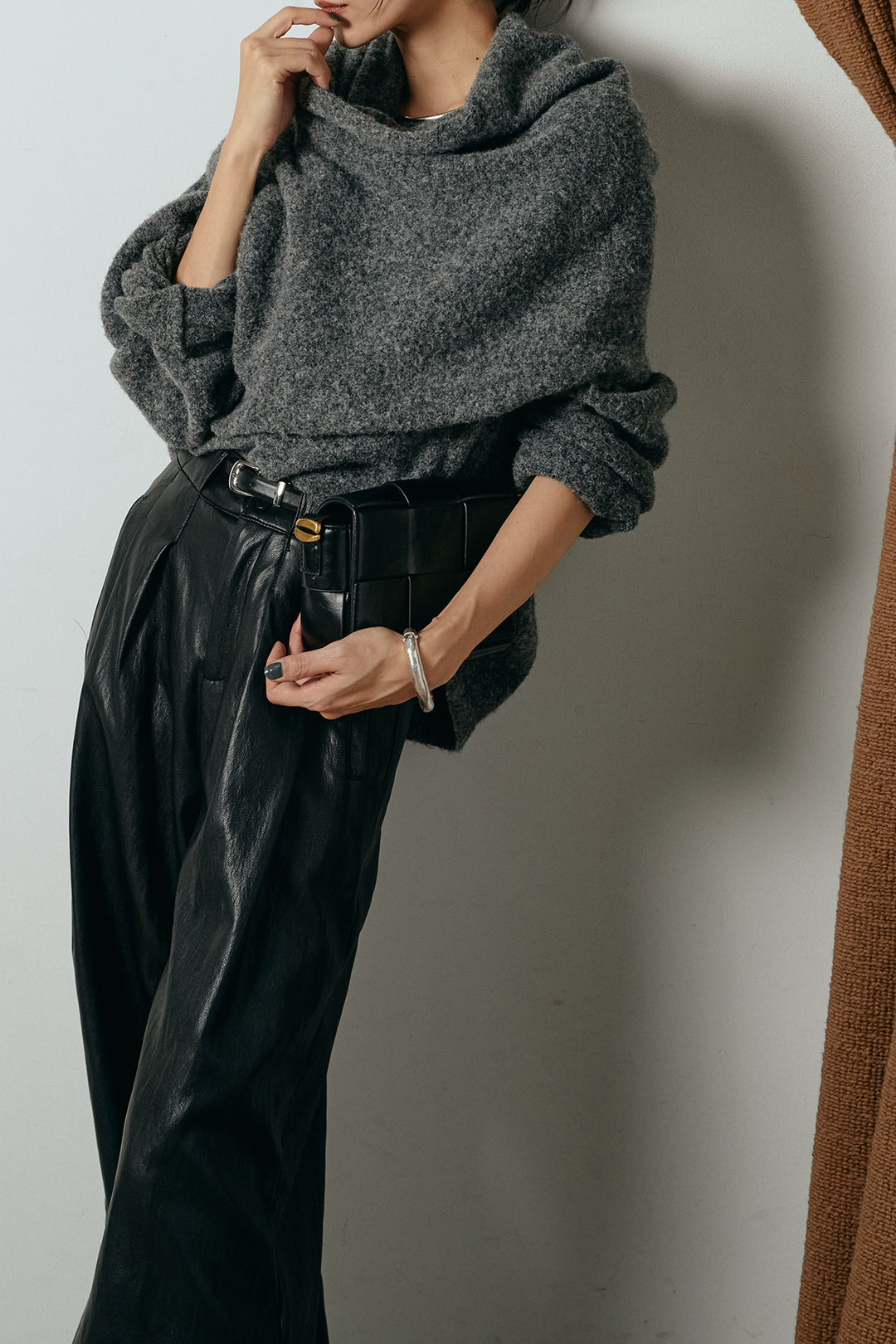 [SET]ネック巻きデザインニットトップス+ベルト付きレザーライクタックパンツ(2set)