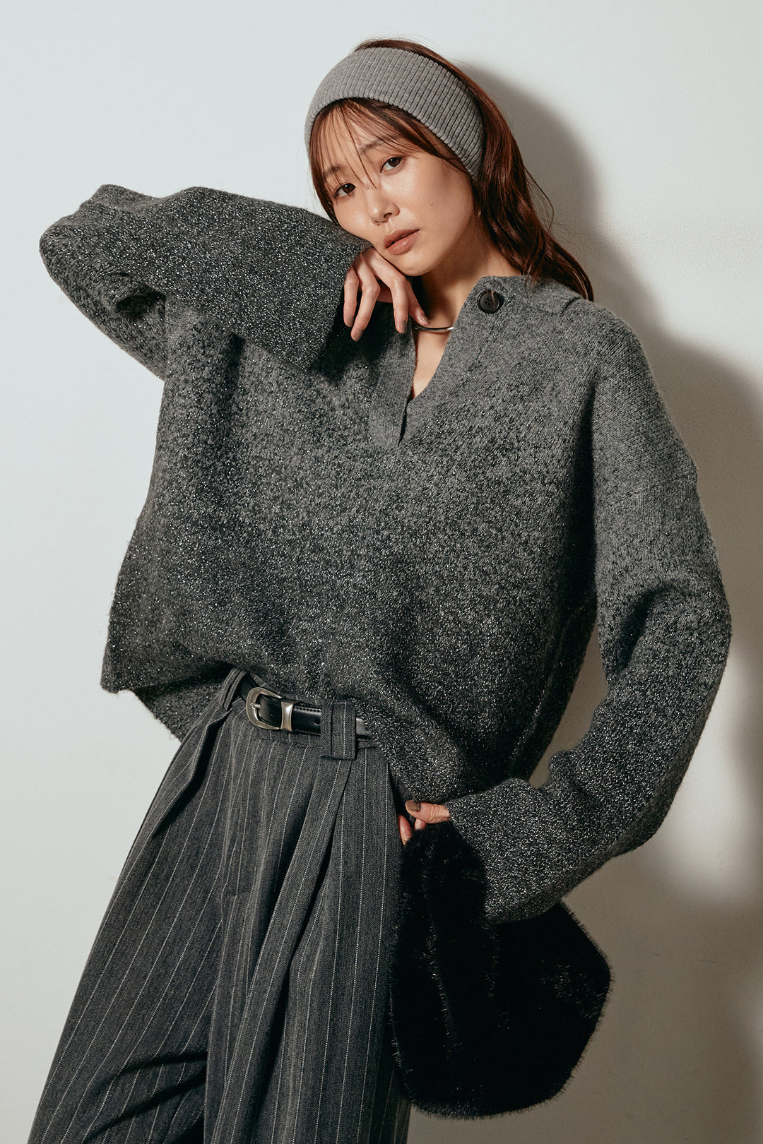 [SET]グラデーションラメニットキーネックプルオーバー+ストライプヘリンボーンパンツ(2set)